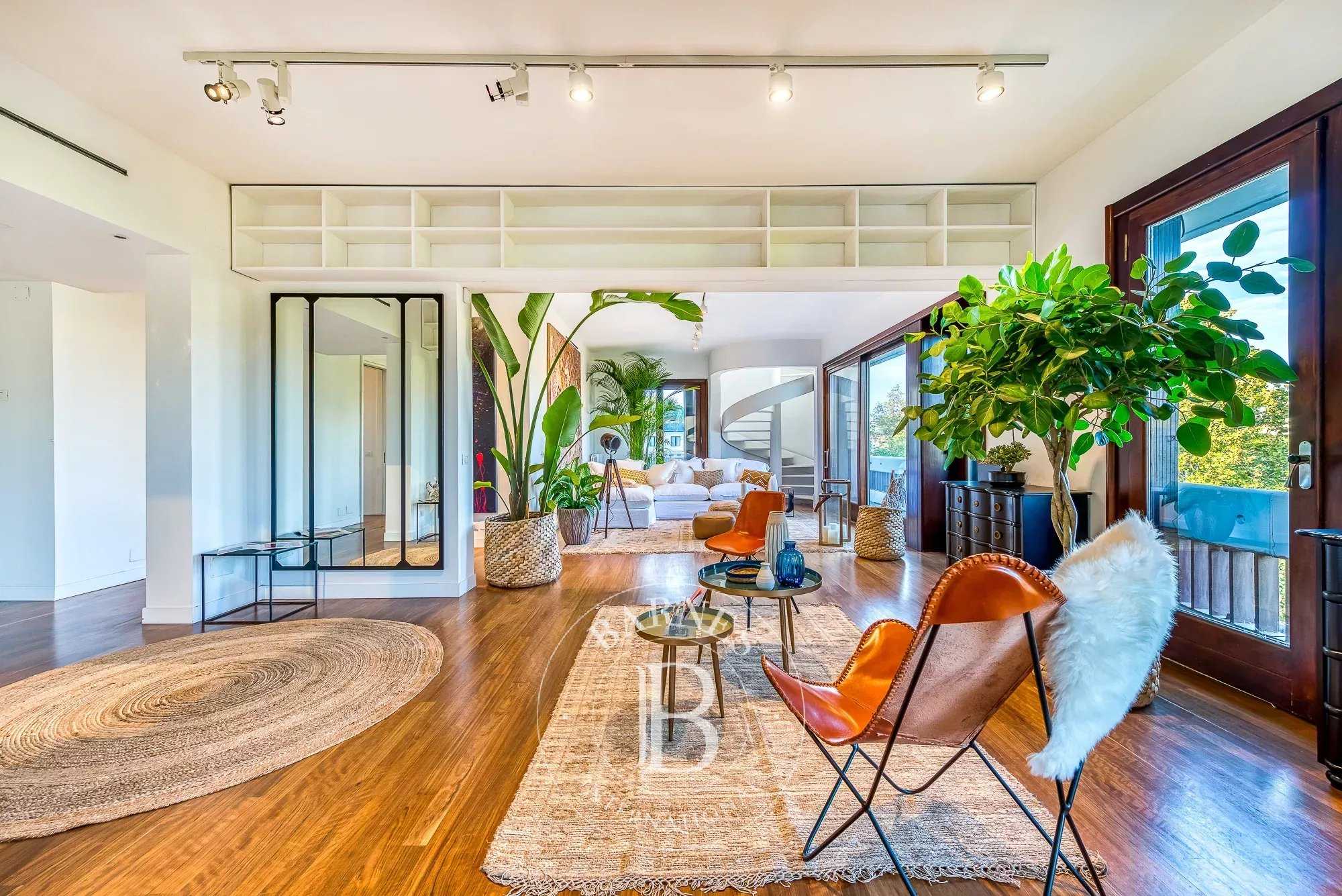 Roma  - Penthouse  3 Chambres