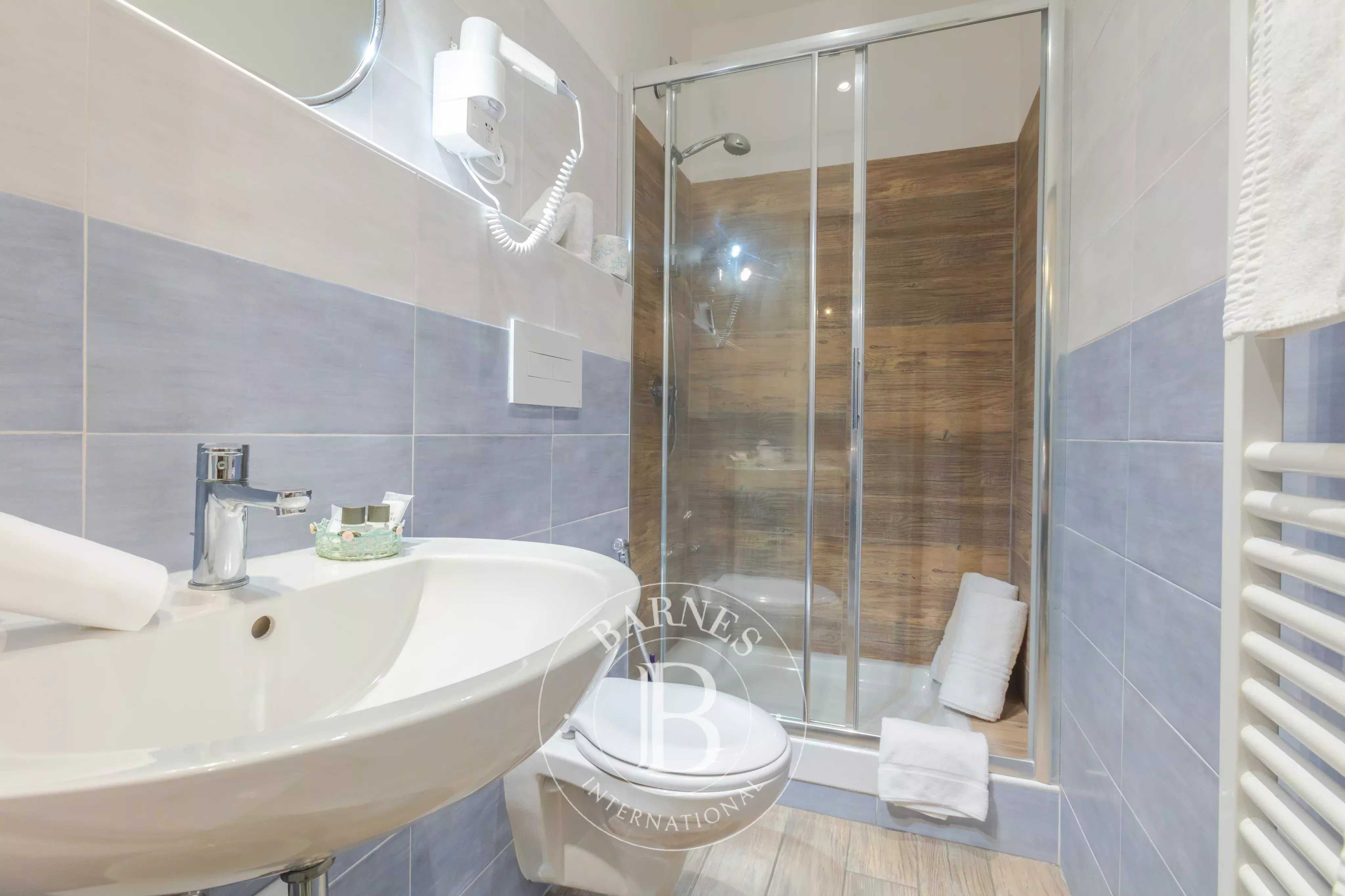 Viterbo  - Hotel 20 Cuartos 15 Habitaciones