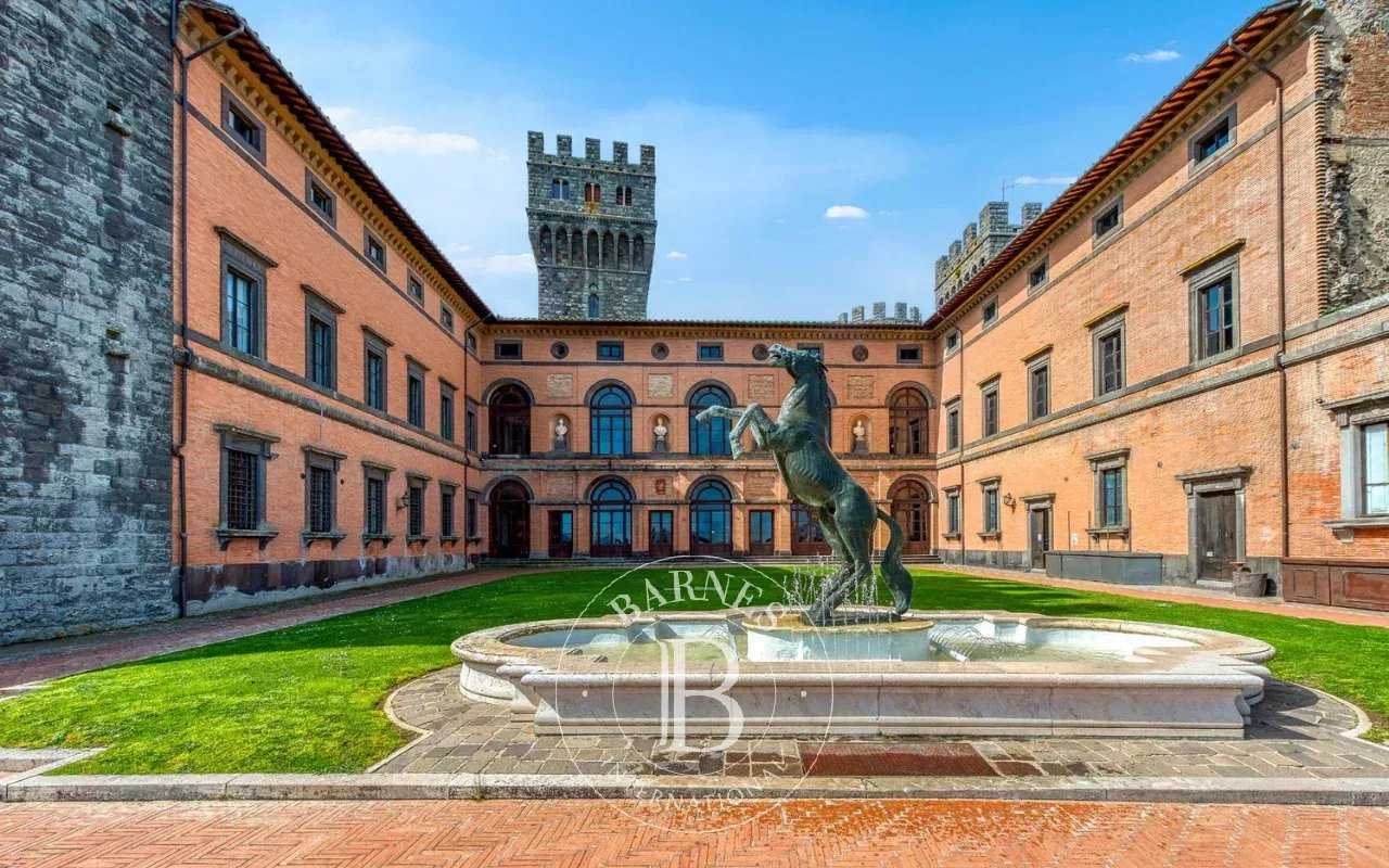 Acquapendente  - Château 35 Pi&egrave;ces 15 Chambres