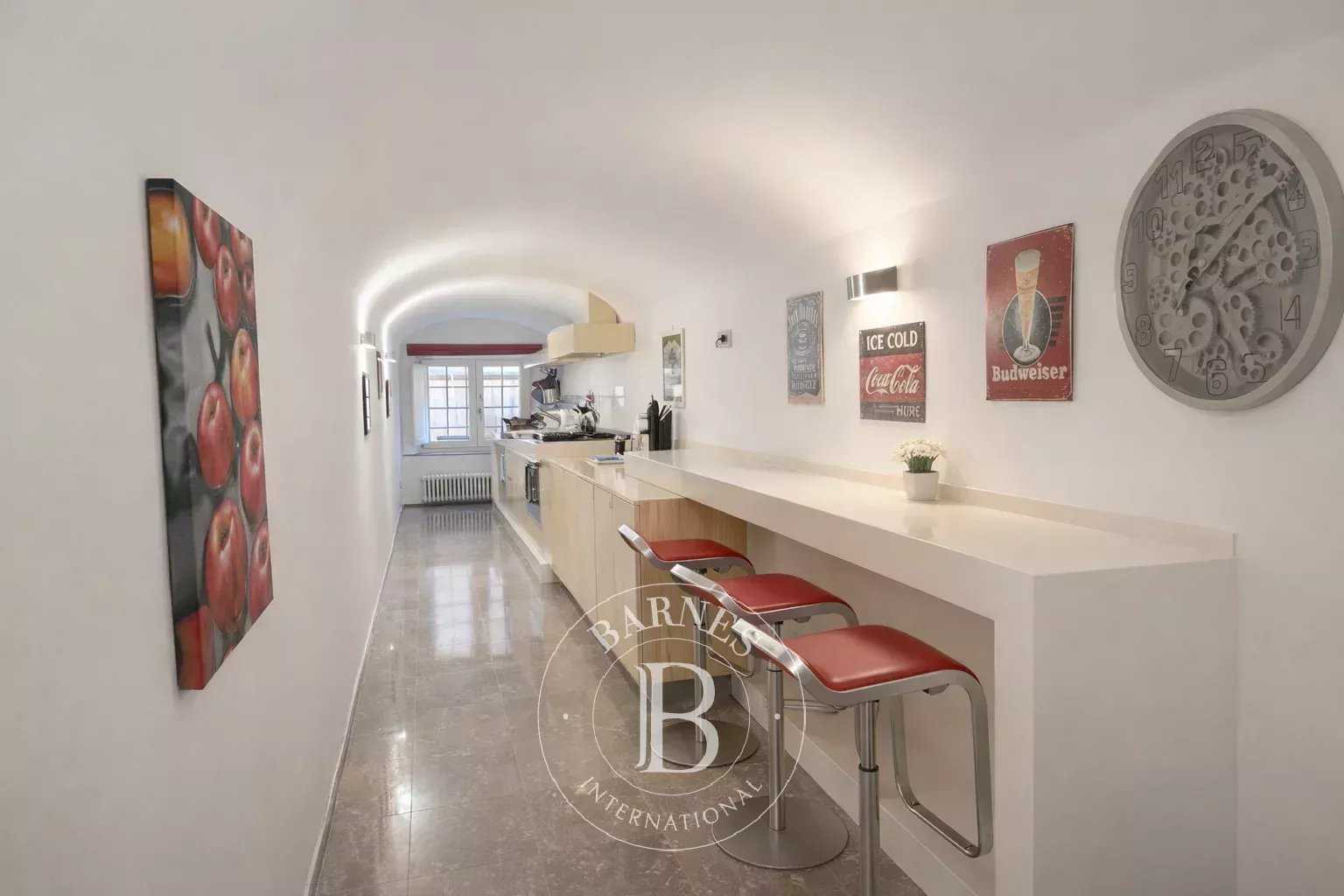 Roma  - Appartement 6 Pi&egrave;ces 3 Chambres