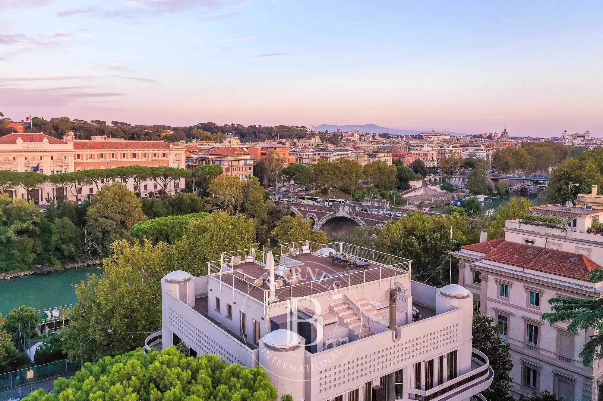 Roma  - Penthouse  3 Chambres