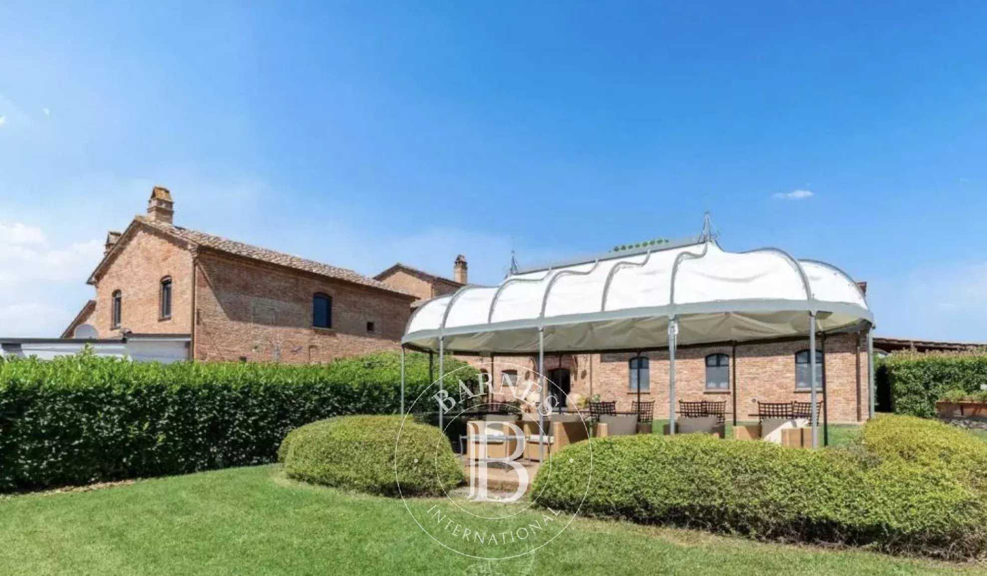 Castiglione del Lago  - Villa 28 Pi&egrave;ces 15 Chambres