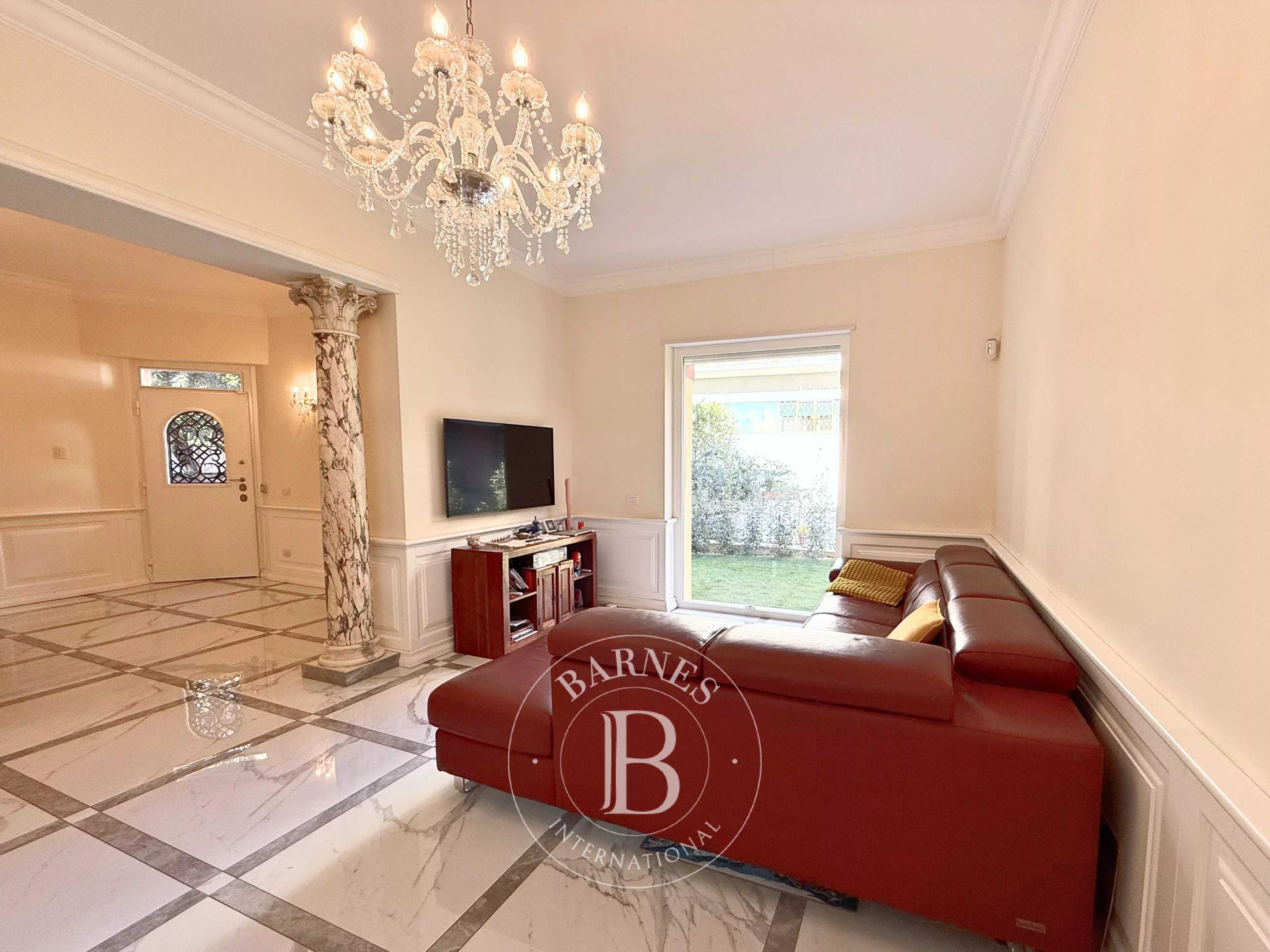 Roma  - Villa 8 Pi&egrave;ces 4 Chambres