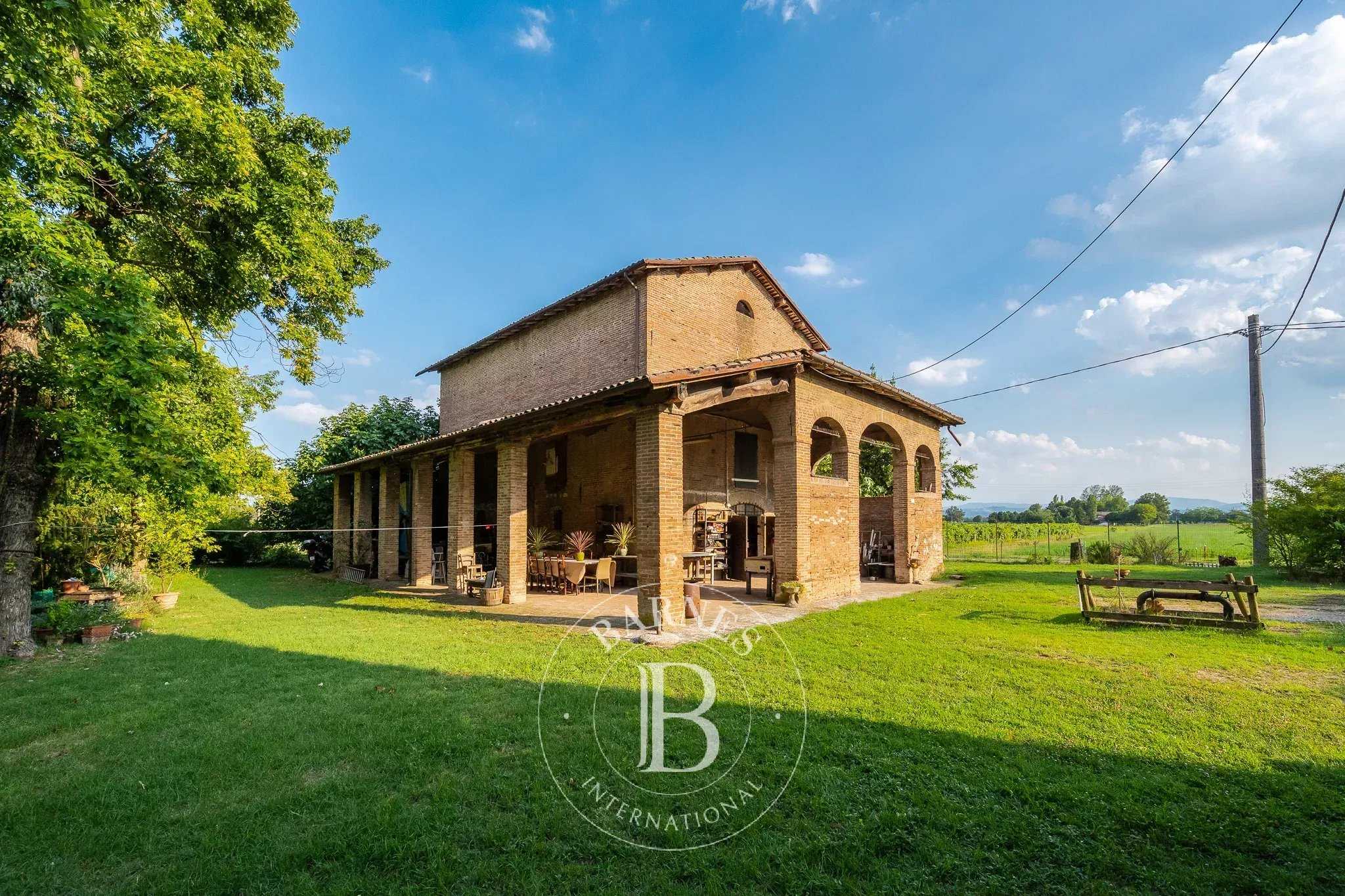 Formigine  - Propriété 30 Pi&egrave;ces 11 Chambres