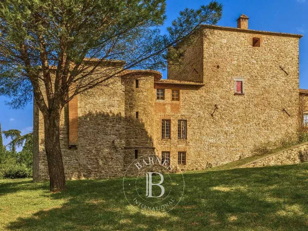 Arezzo  - Castle 40 Bedrooms