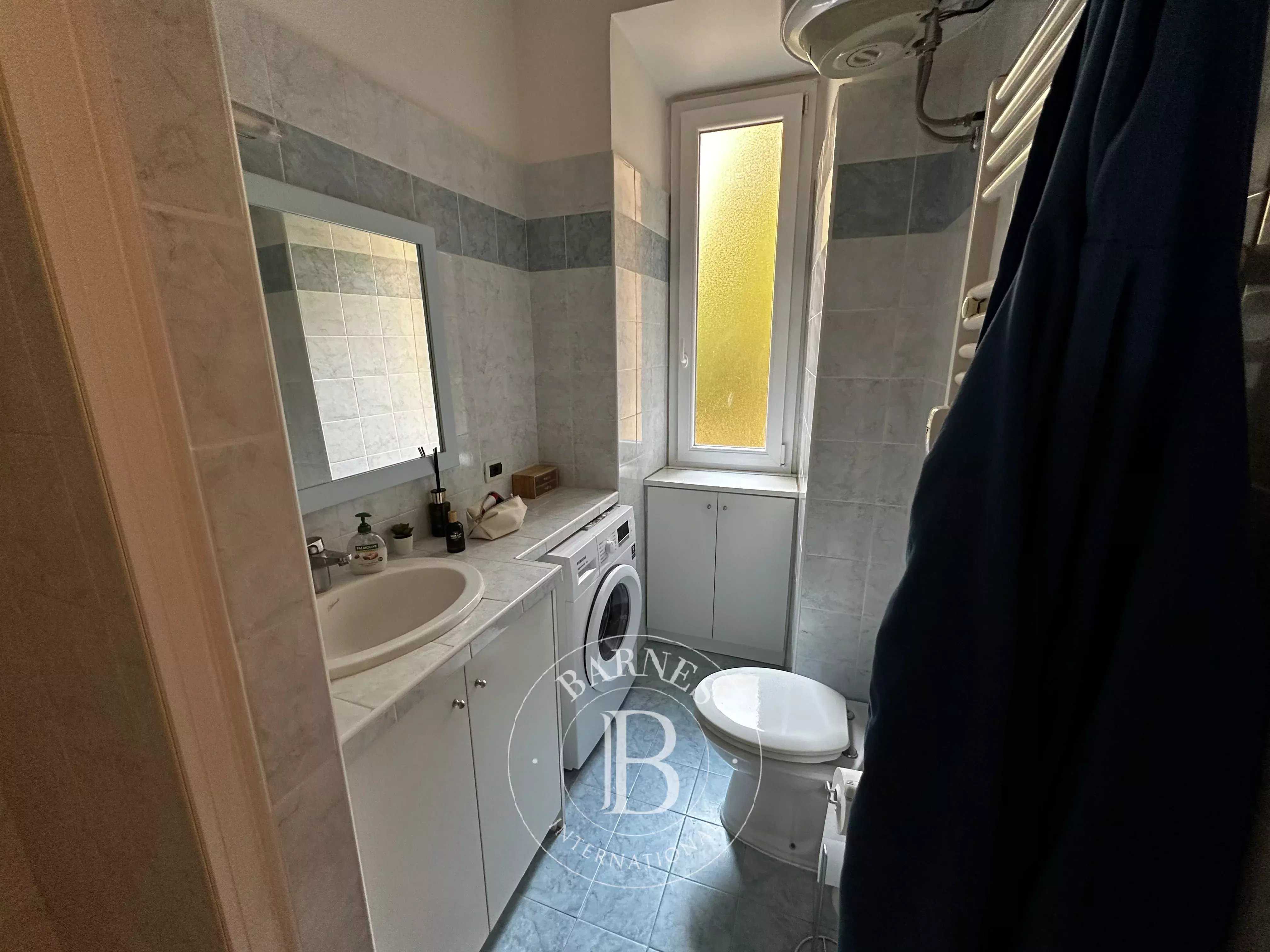 Roma  - Piso 1 Cuarto, 1 Habitacion