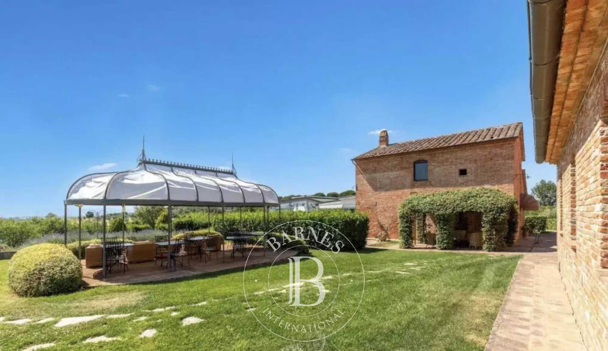 Castiglione del Lago  - Villa 28 Pi&egrave;ces 15 Chambres