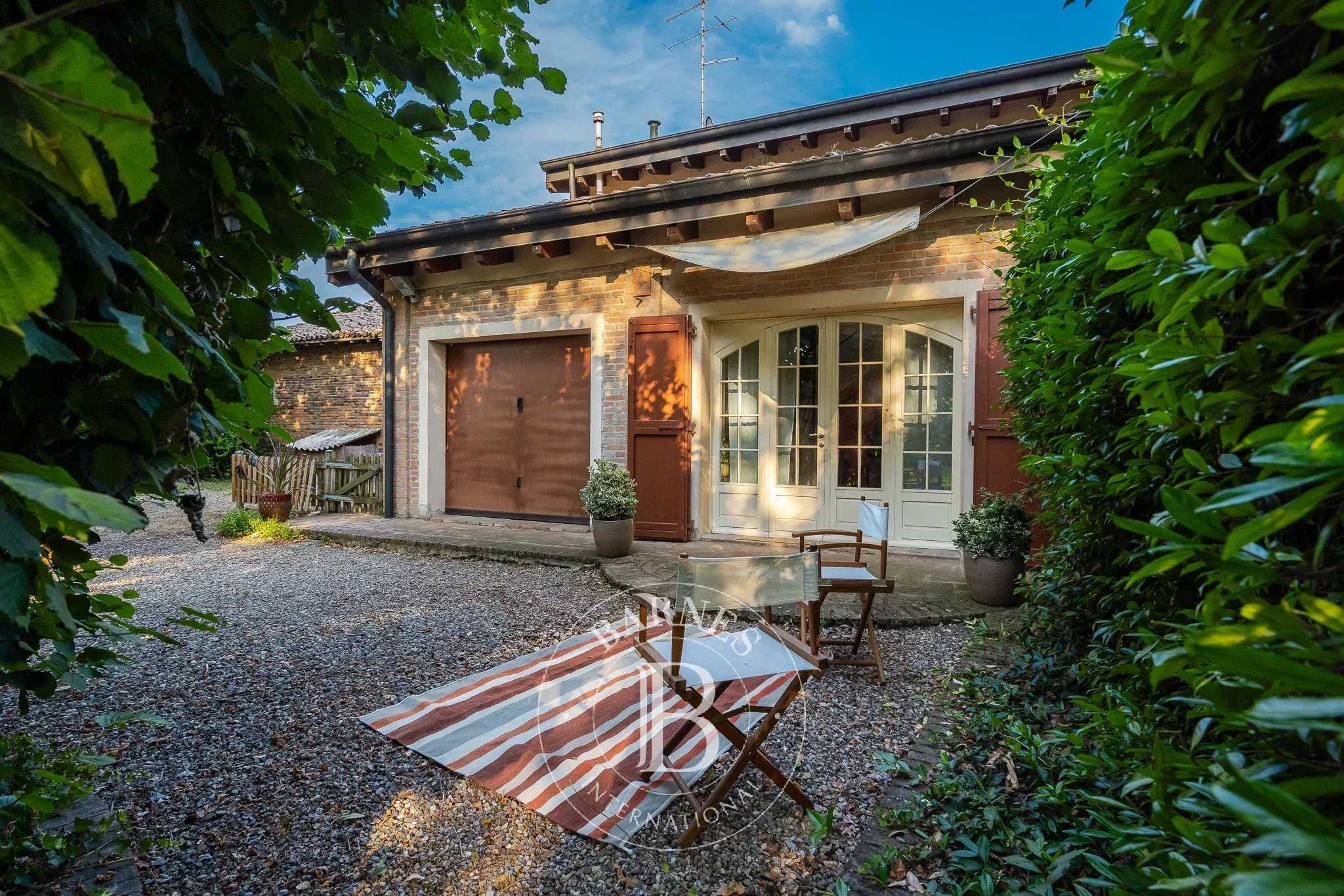 Formigine  - Propriété 30 Pi&egrave;ces 11 Chambres