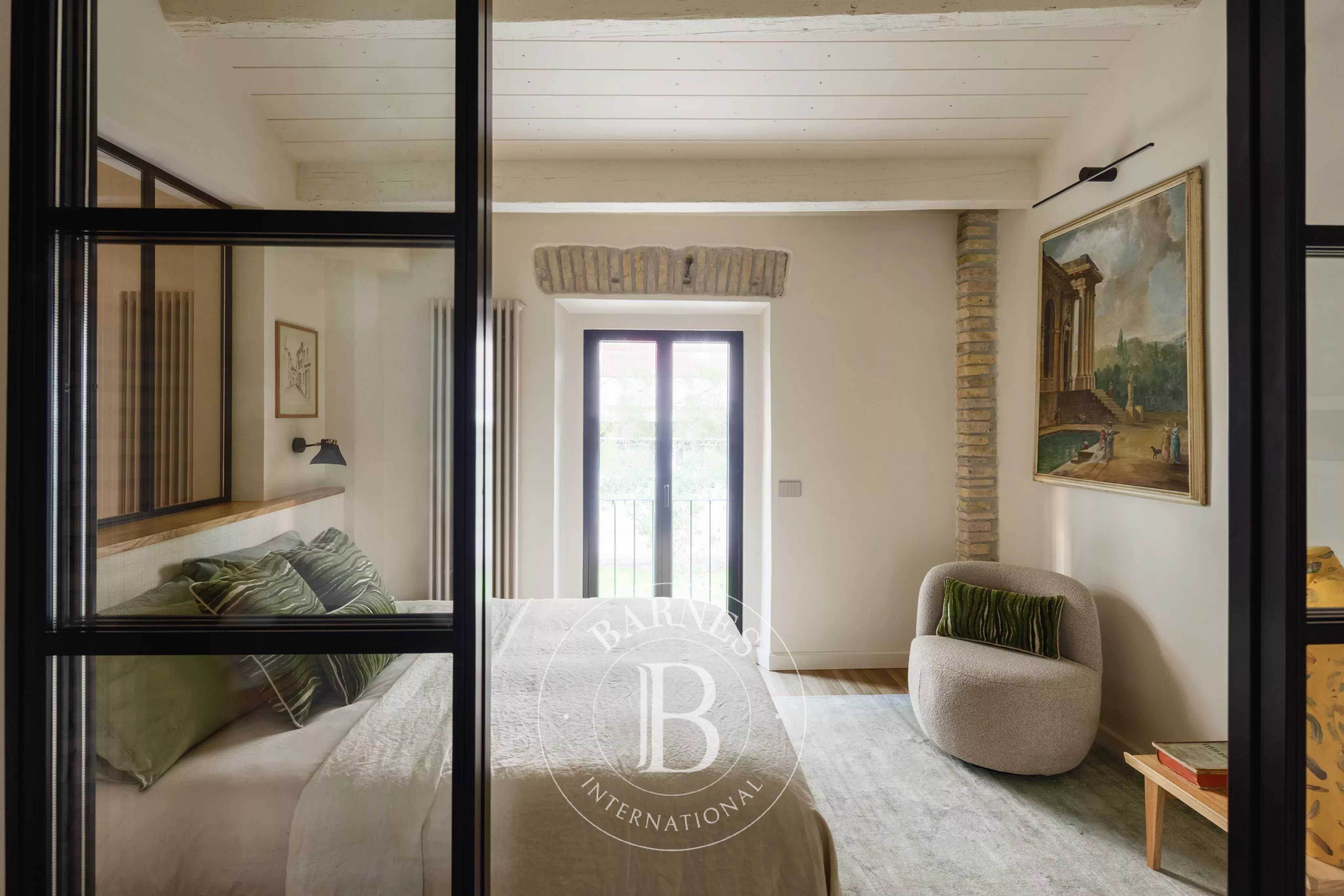 Roma  - Piso 2 Cuartos, 1 Habitacion