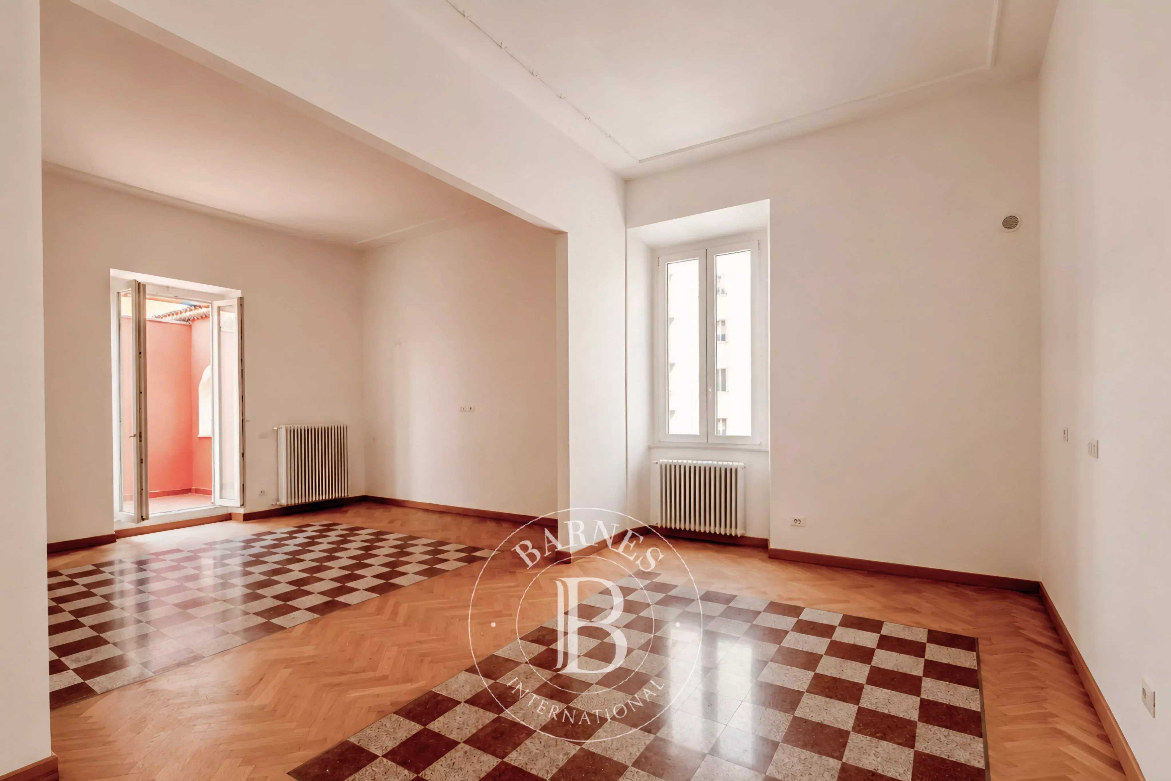 Roma  - Appartement 4 Pi&egrave;ces 2 Chambres