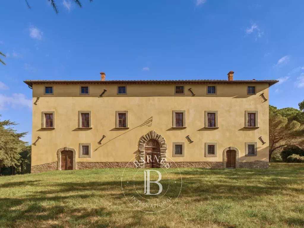 Arezzo  - Castle 40 Bedrooms