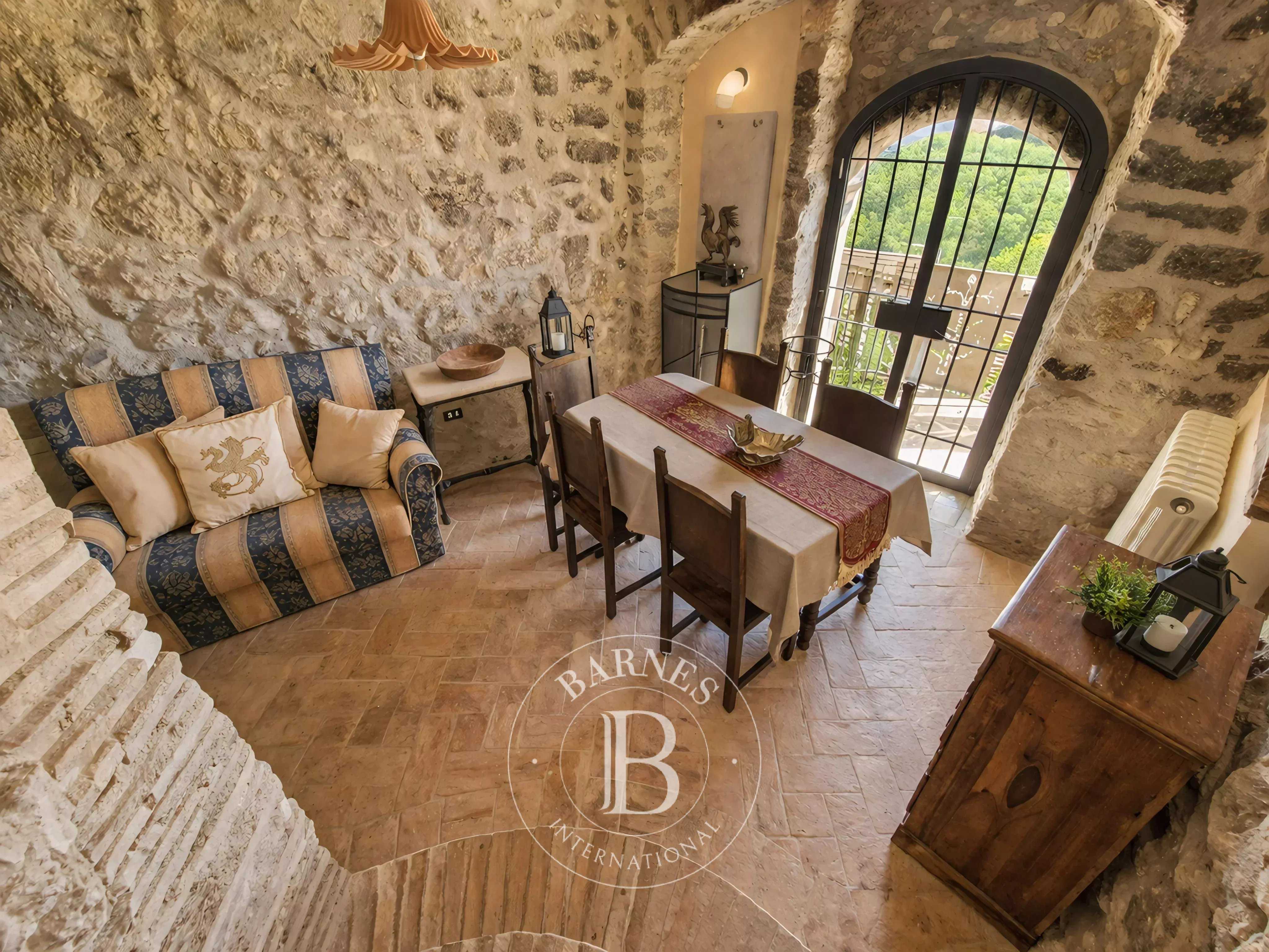 Spoleto  - Château 12 Pi&egrave;ces 12 Chambres