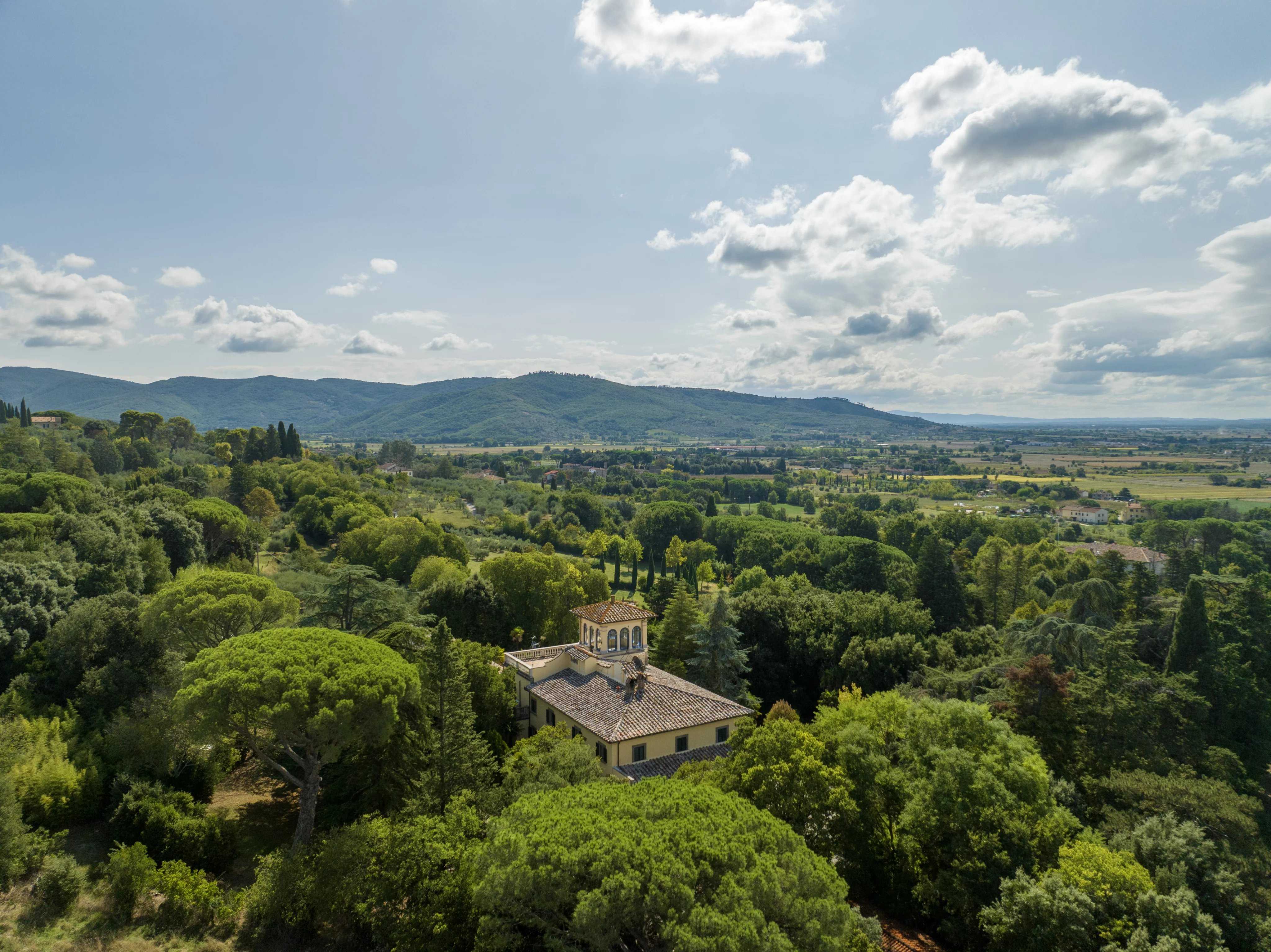 Cortona  - Villa 20 Bedrooms