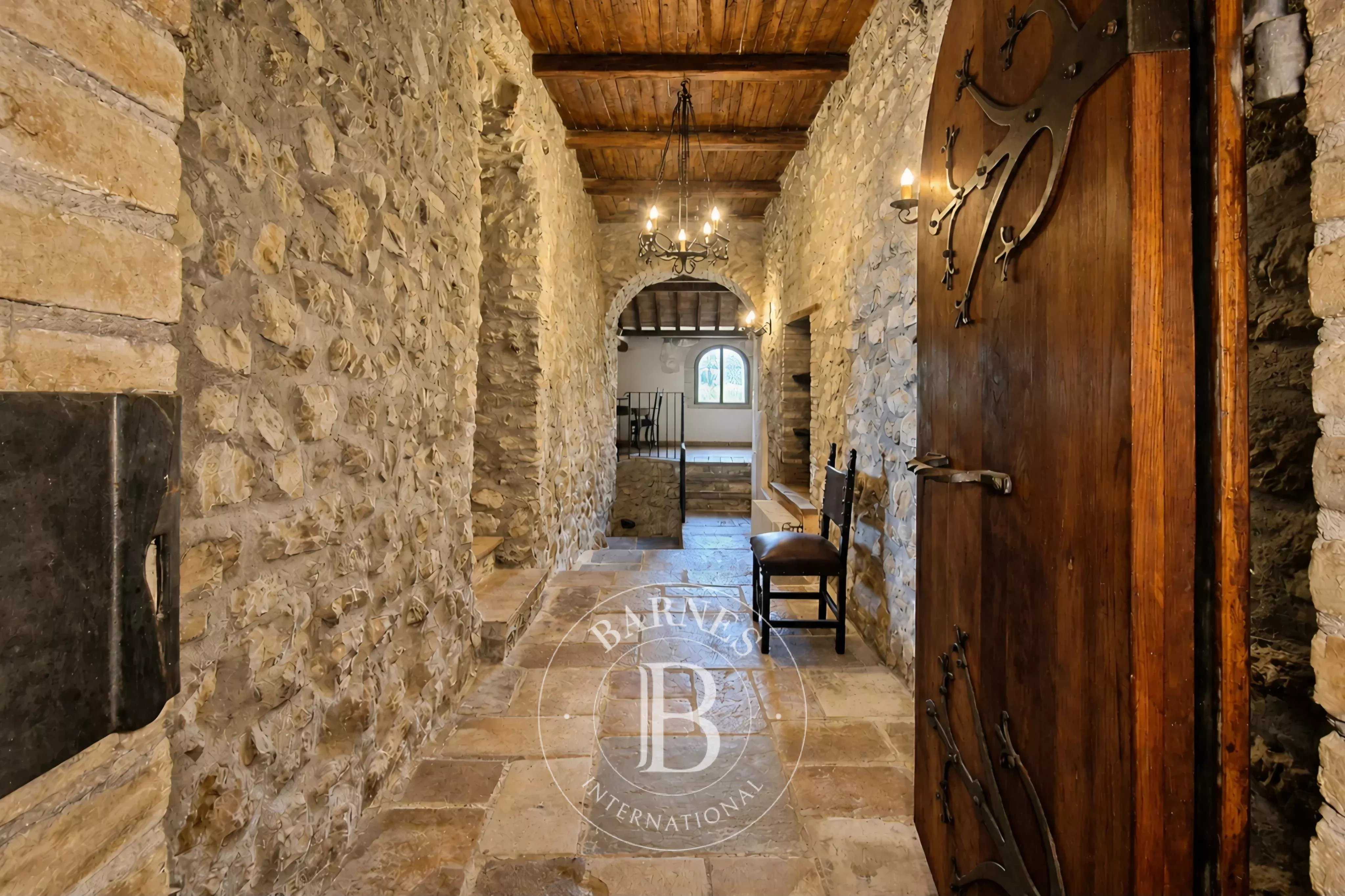 Spoleto  - Château 12 Pi&egrave;ces 12 Chambres