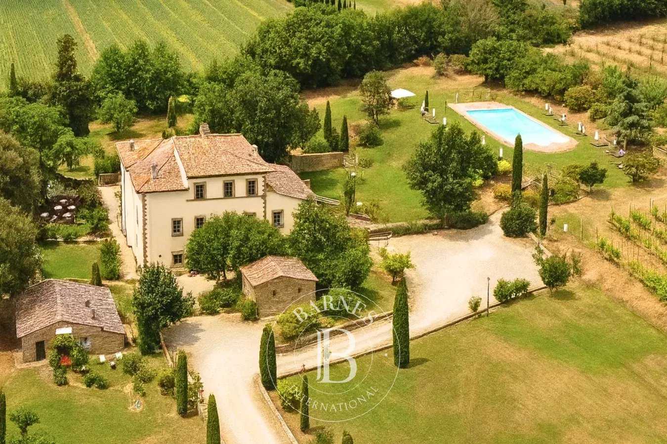 Cortona  - Villa 15 Bedrooms