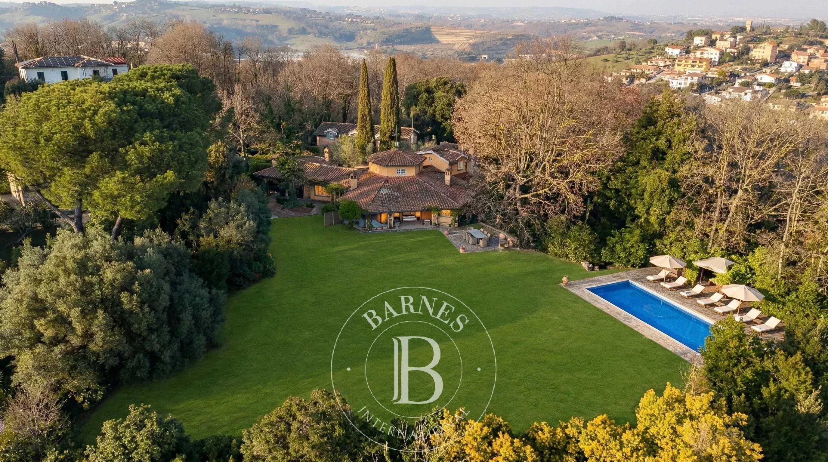 Villa Roma  -  ref 86796429 (picture 1)