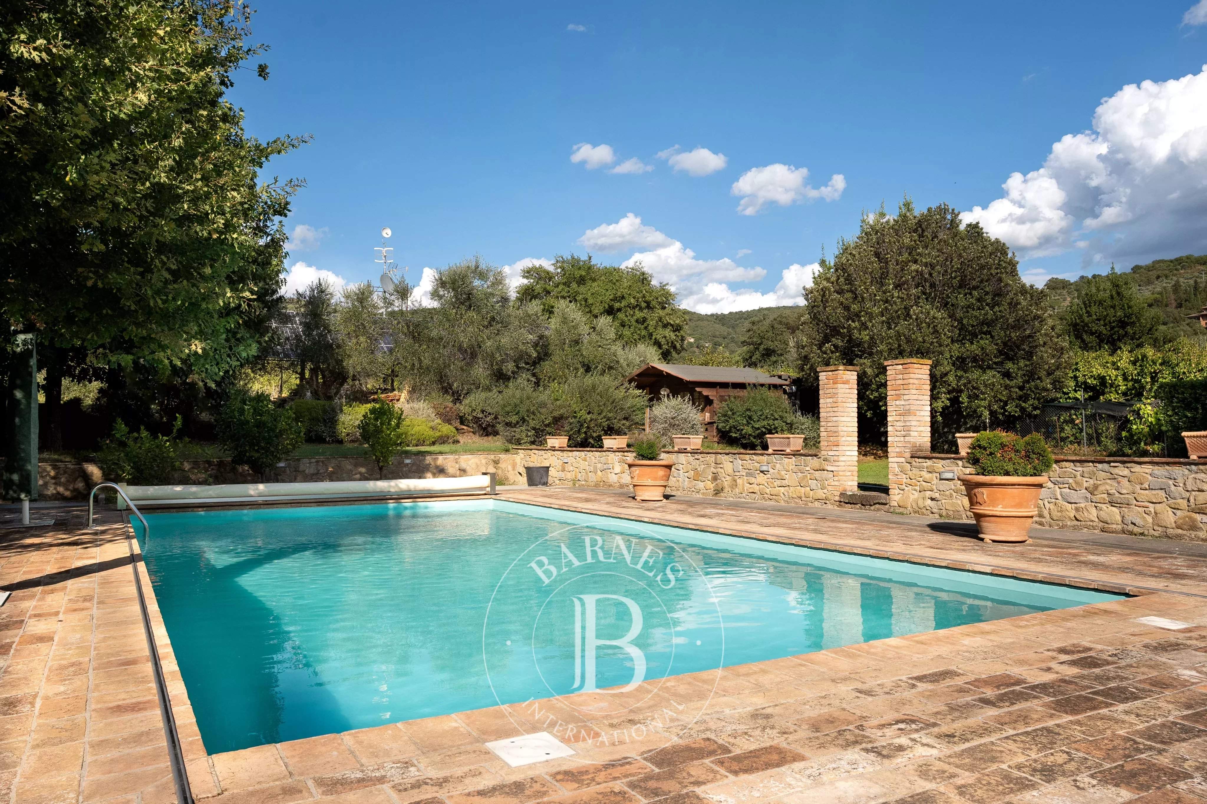 Passignano sul Trasimeno  - Chaumière 8 Pi&egrave;ces 3 Chambres - picture 2