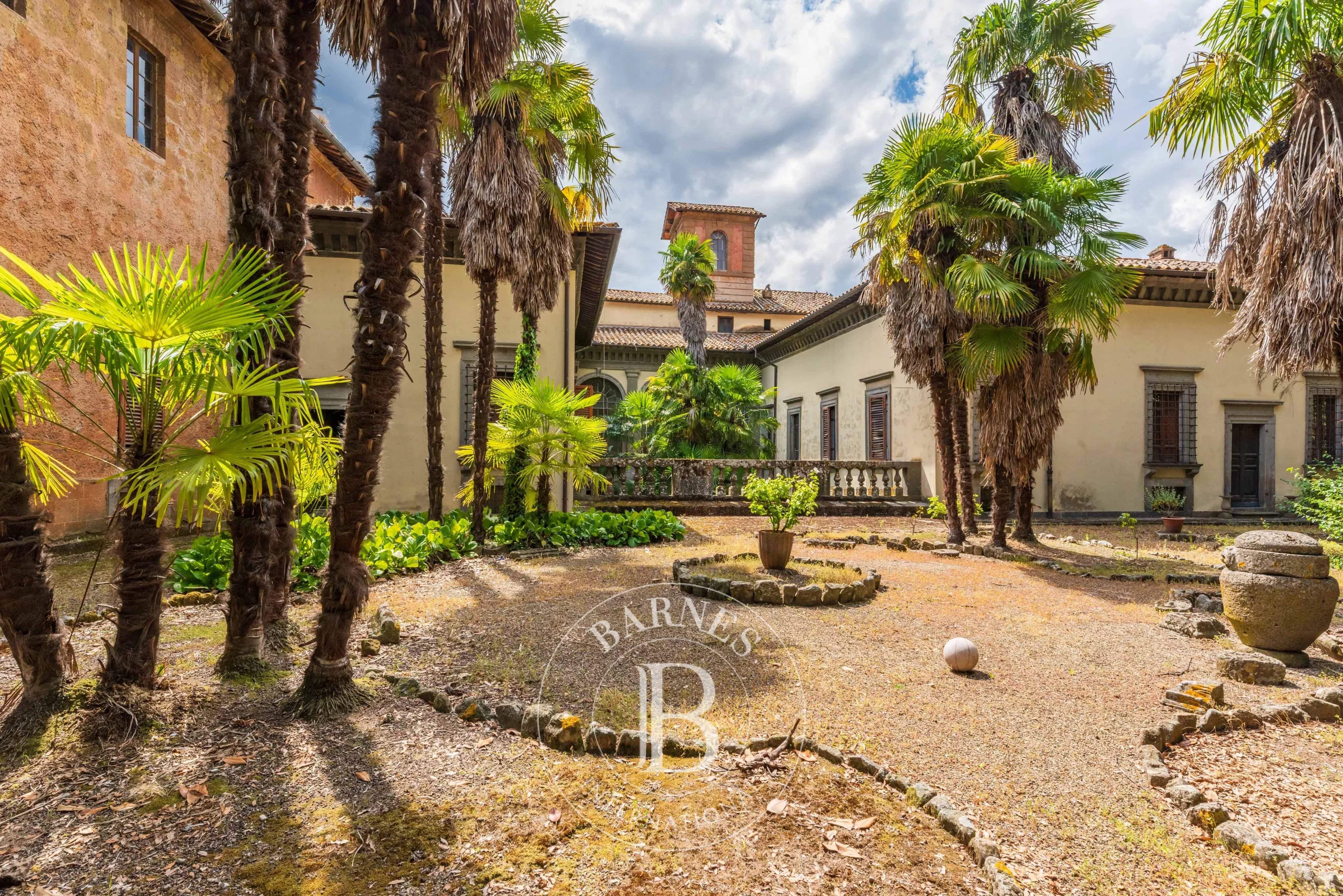 Acquapendente  - Building 8 Bedrooms - picture 12