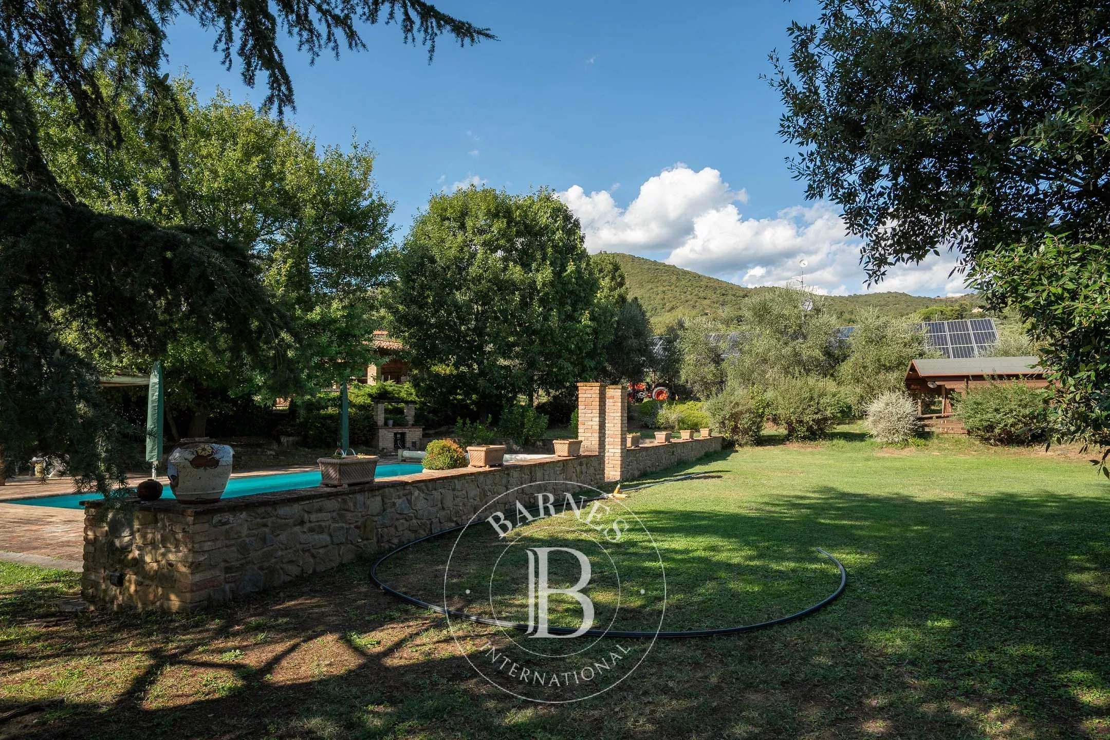 Passignano sul Trasimeno  - Chaumière 8 Pi&egrave;ces 3 Chambres - picture 6