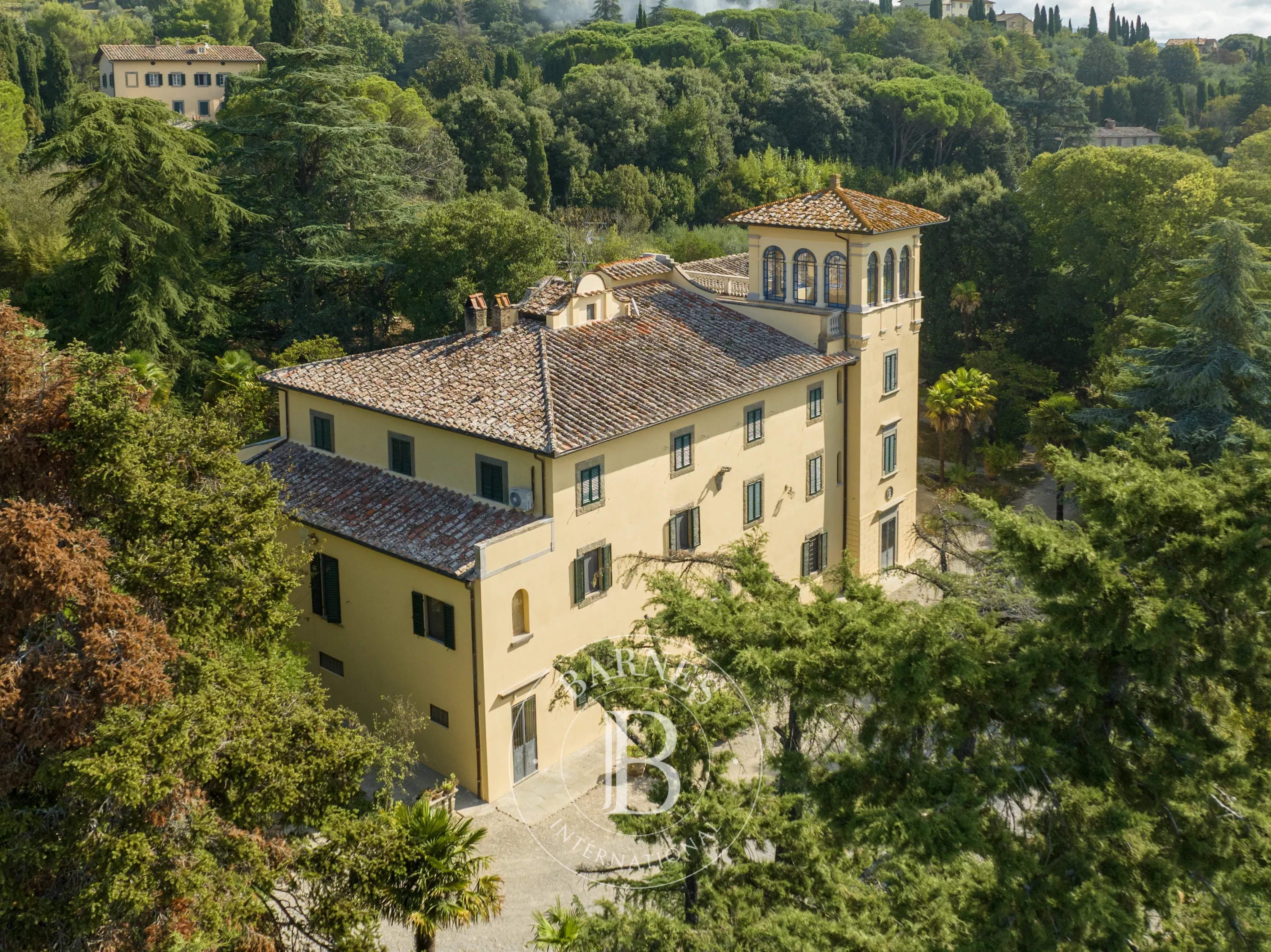 Cortona  - Villa 33 Pi&egrave;ces 20 Chambres - picture 2