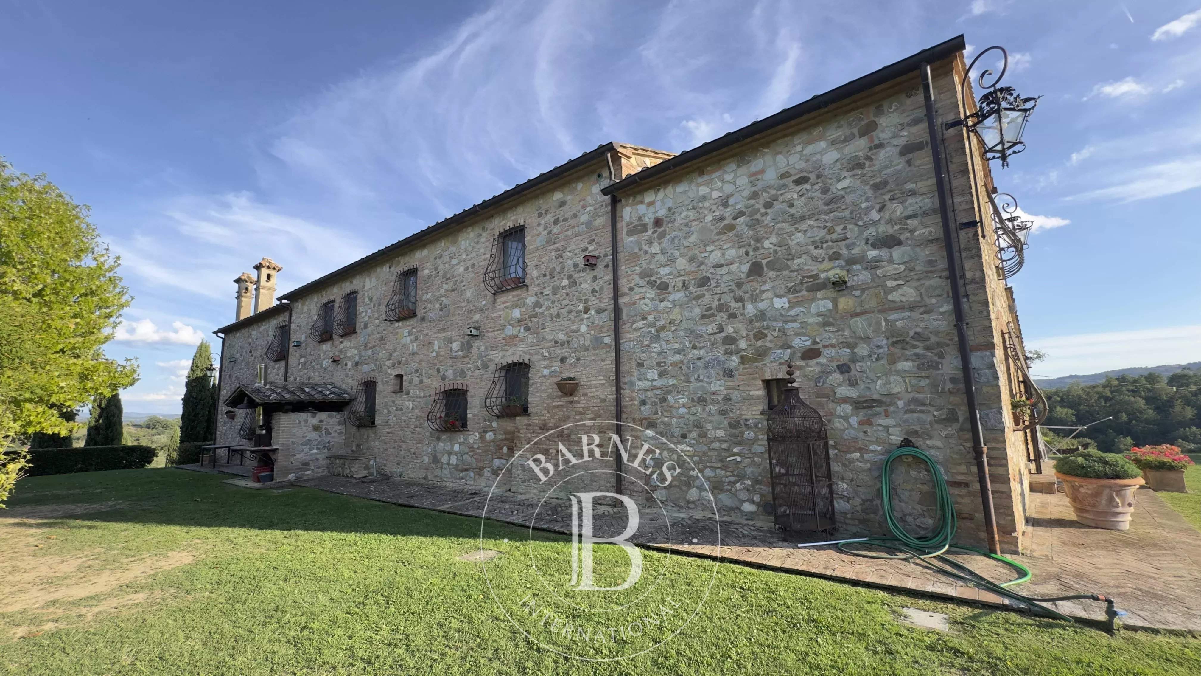 Città della Pieve  - Chaumière 11 Pi&egrave;ces 7 Chambres - picture 5