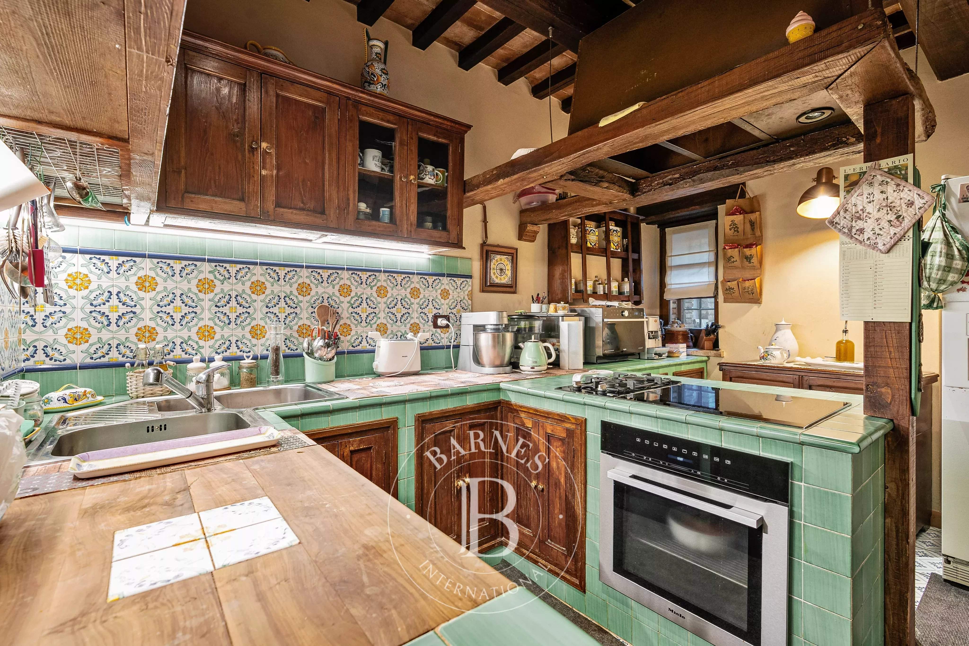 Passignano sul Trasimeno  - Chaumière 8 Pi&egrave;ces 3 Chambres - picture 18