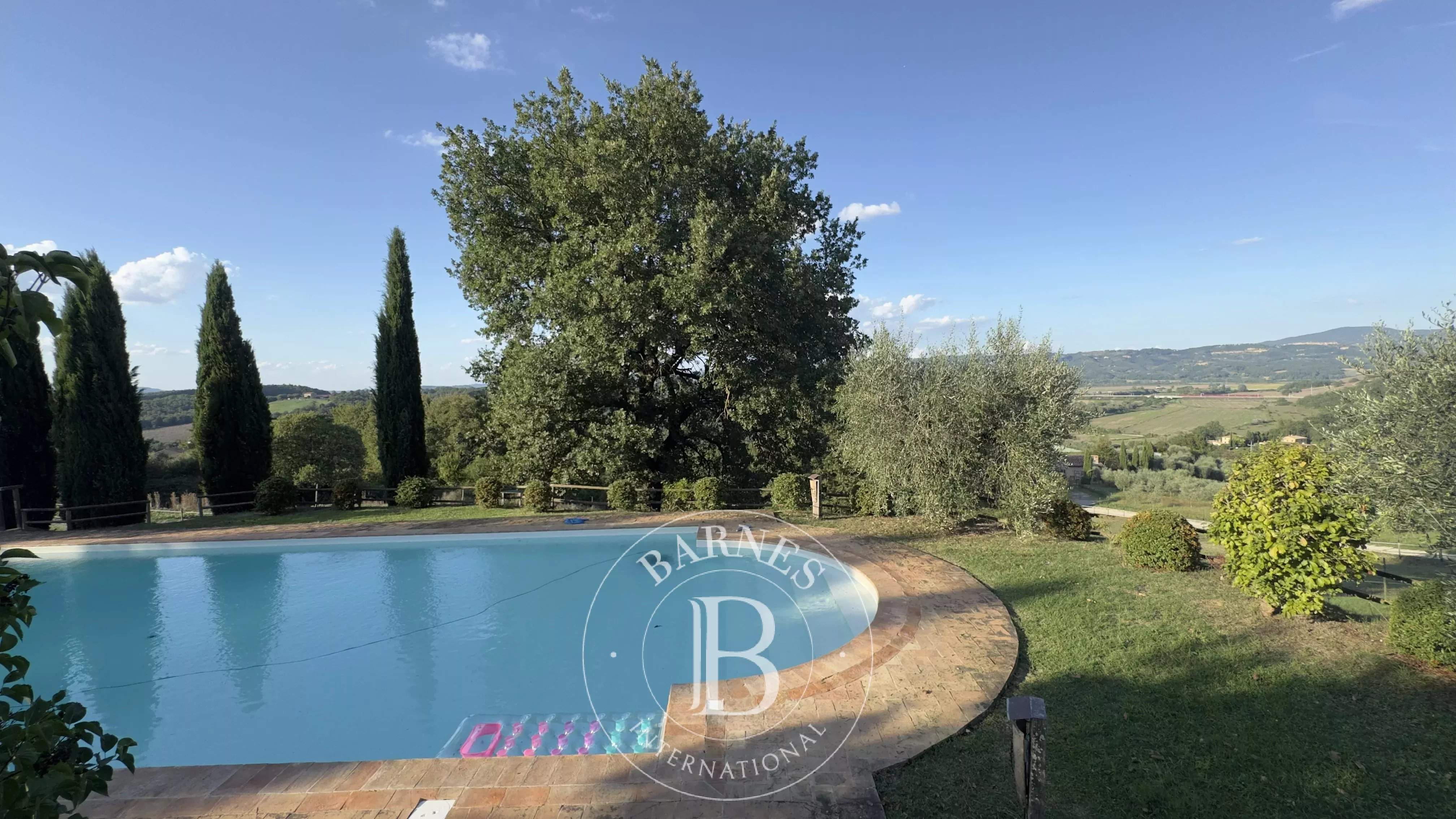 Città della Pieve  - Chaumière 11 Pi&egrave;ces 7 Chambres - picture 4