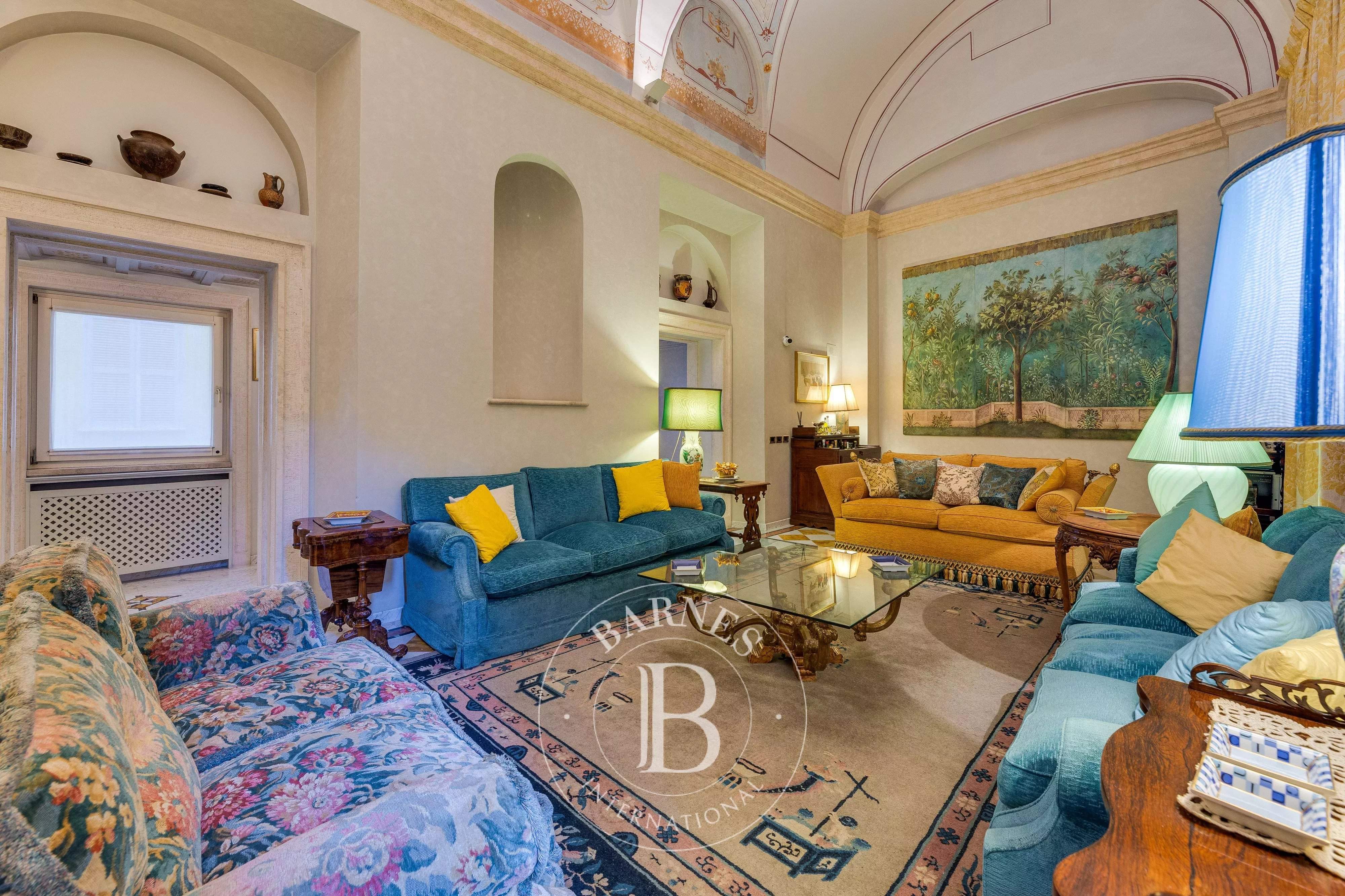 Roma  - Building 5 Bedrooms - picture 7