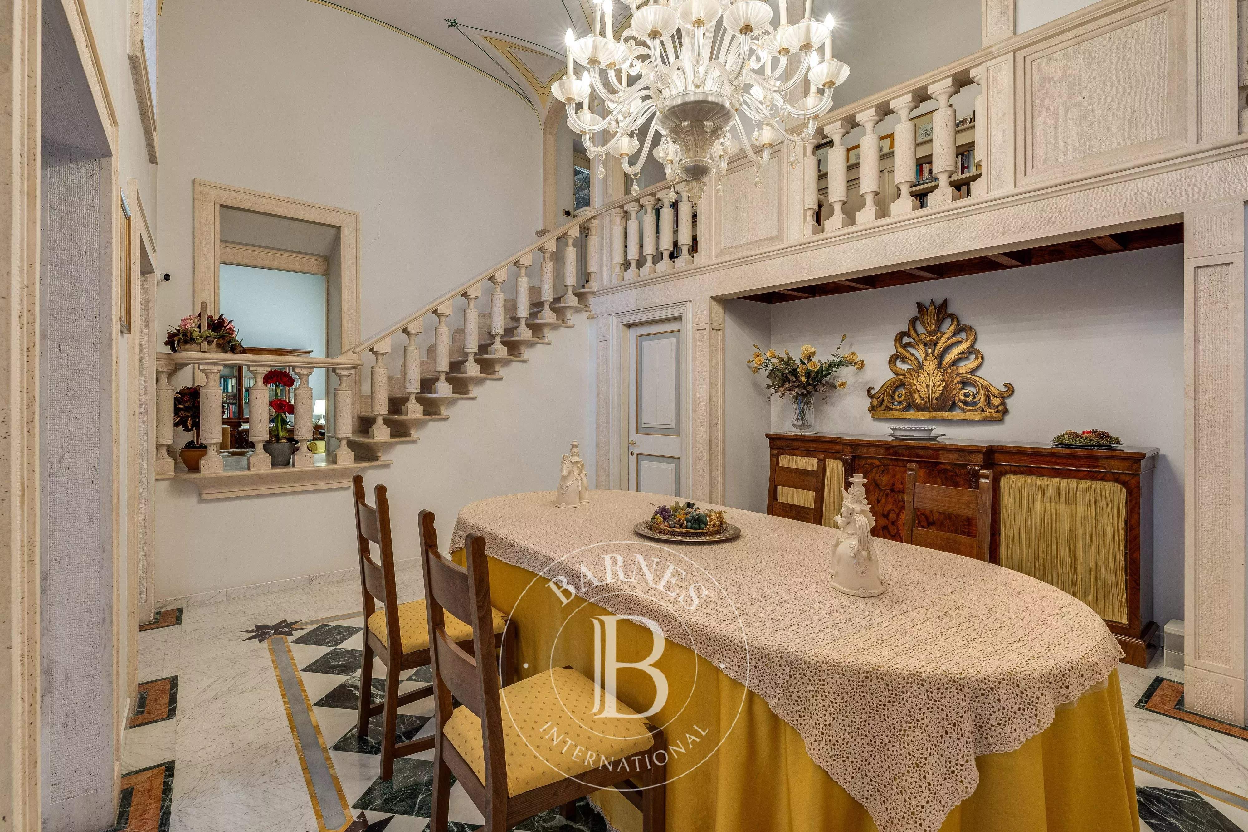 Roma  - Building 5 Bedrooms - picture 16