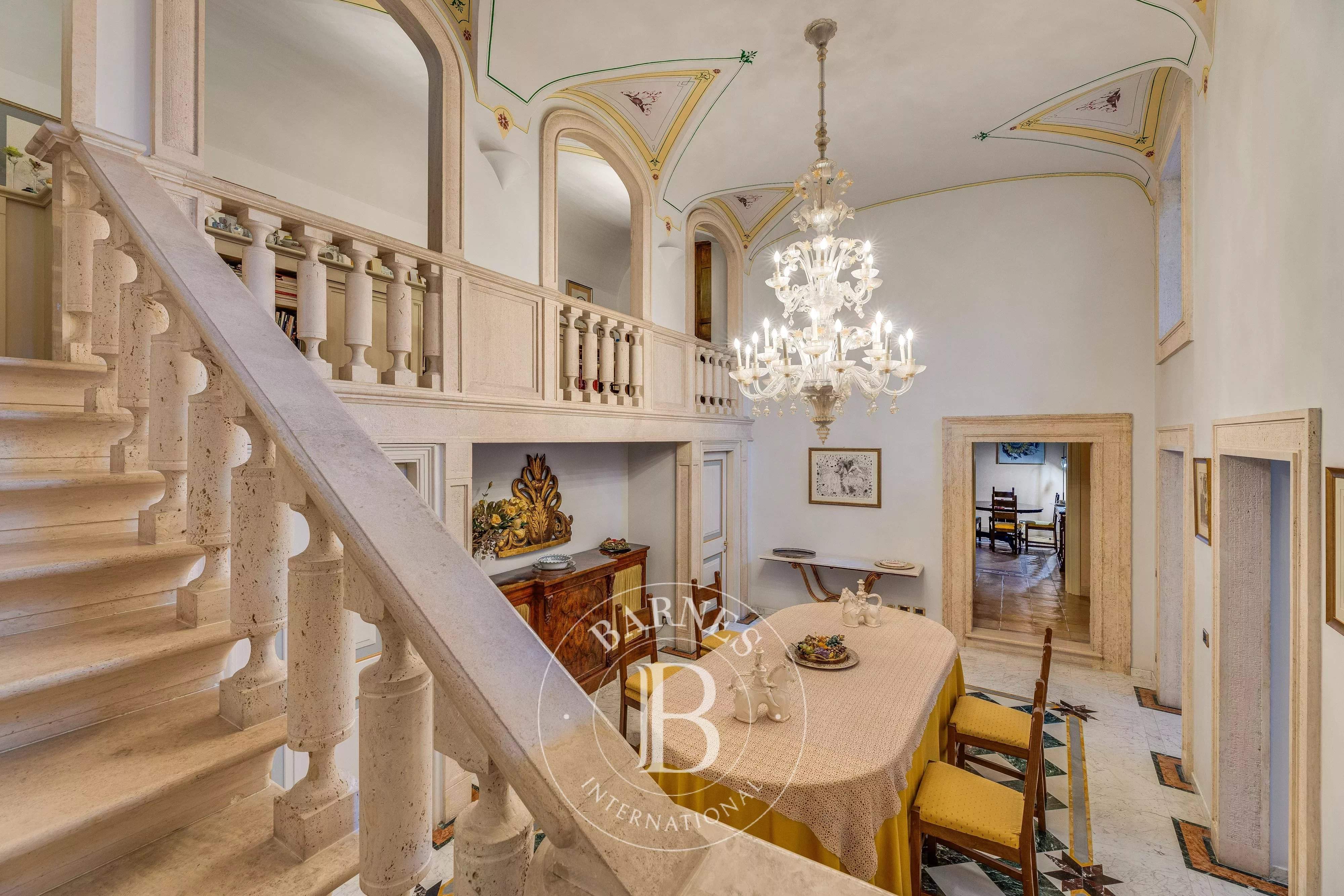 Roma  - Building 5 Bedrooms - picture 19