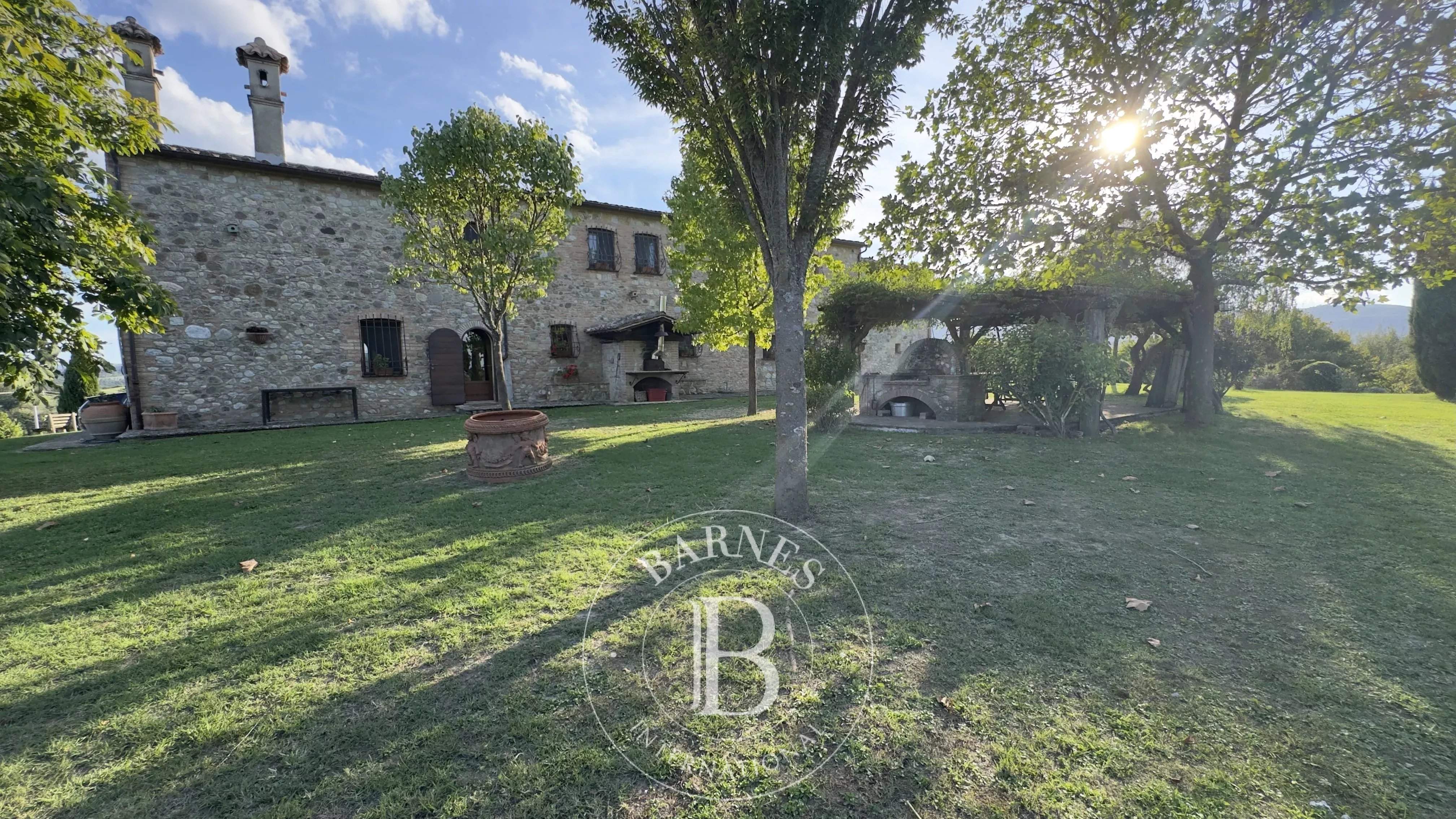 Città della Pieve  - Chaumière 11 Pi&egrave;ces 7 Chambres - picture 2