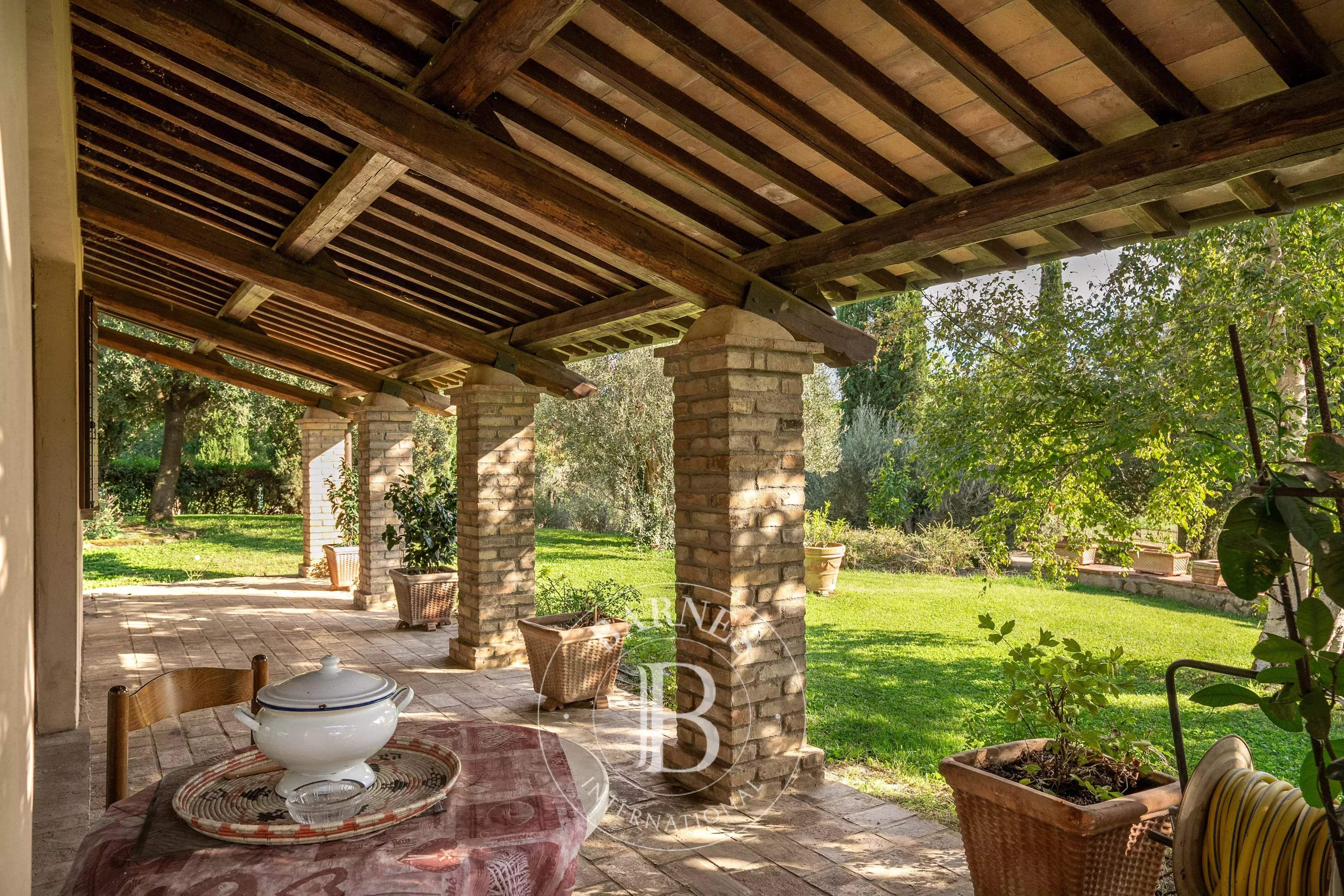 Passignano sul Trasimeno  - Chaumière 8 Pi&egrave;ces 3 Chambres - picture 9