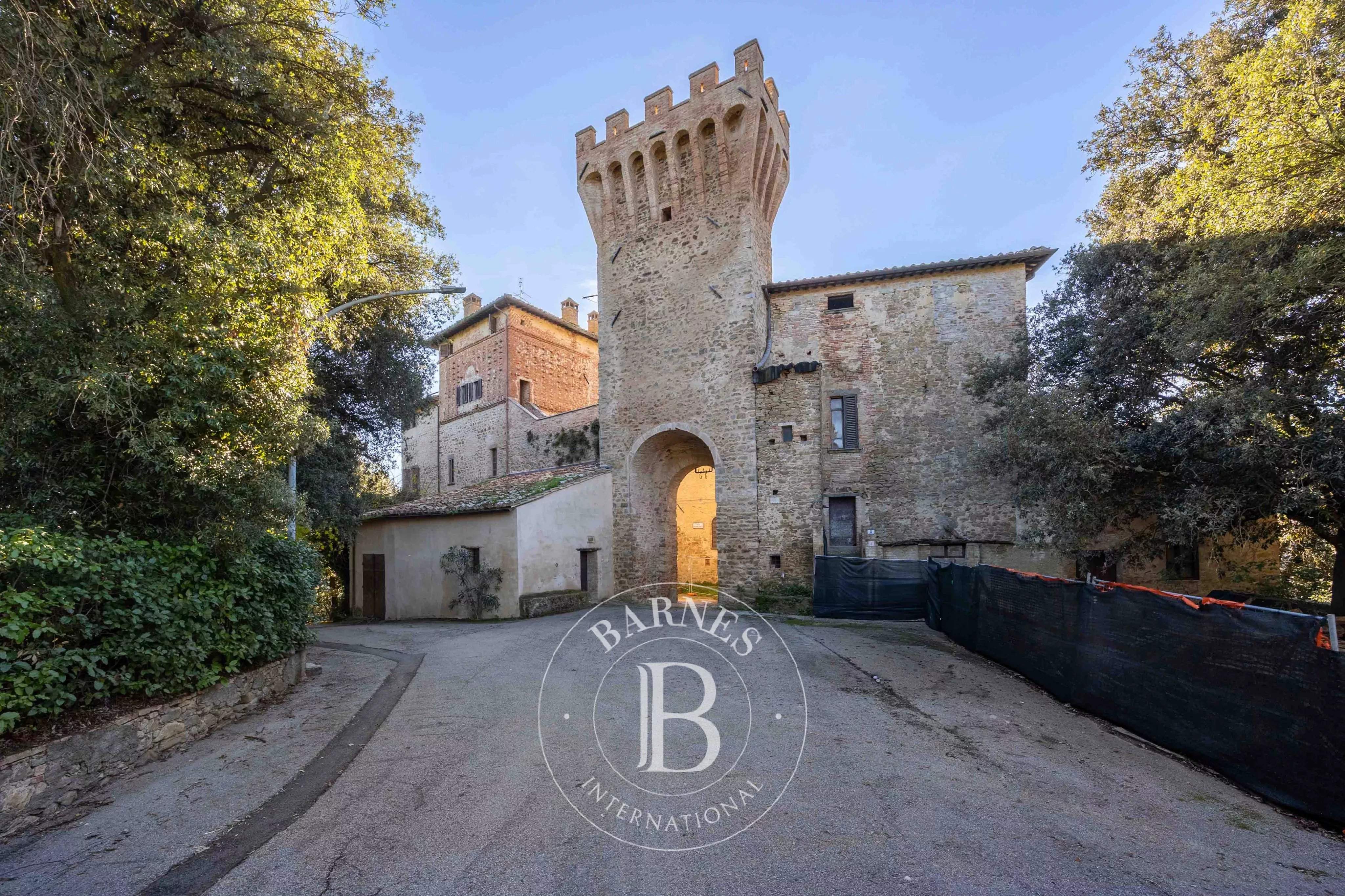 Marsciano  - Château 30 Pi&egrave;ces 9 Chambres - picture 10