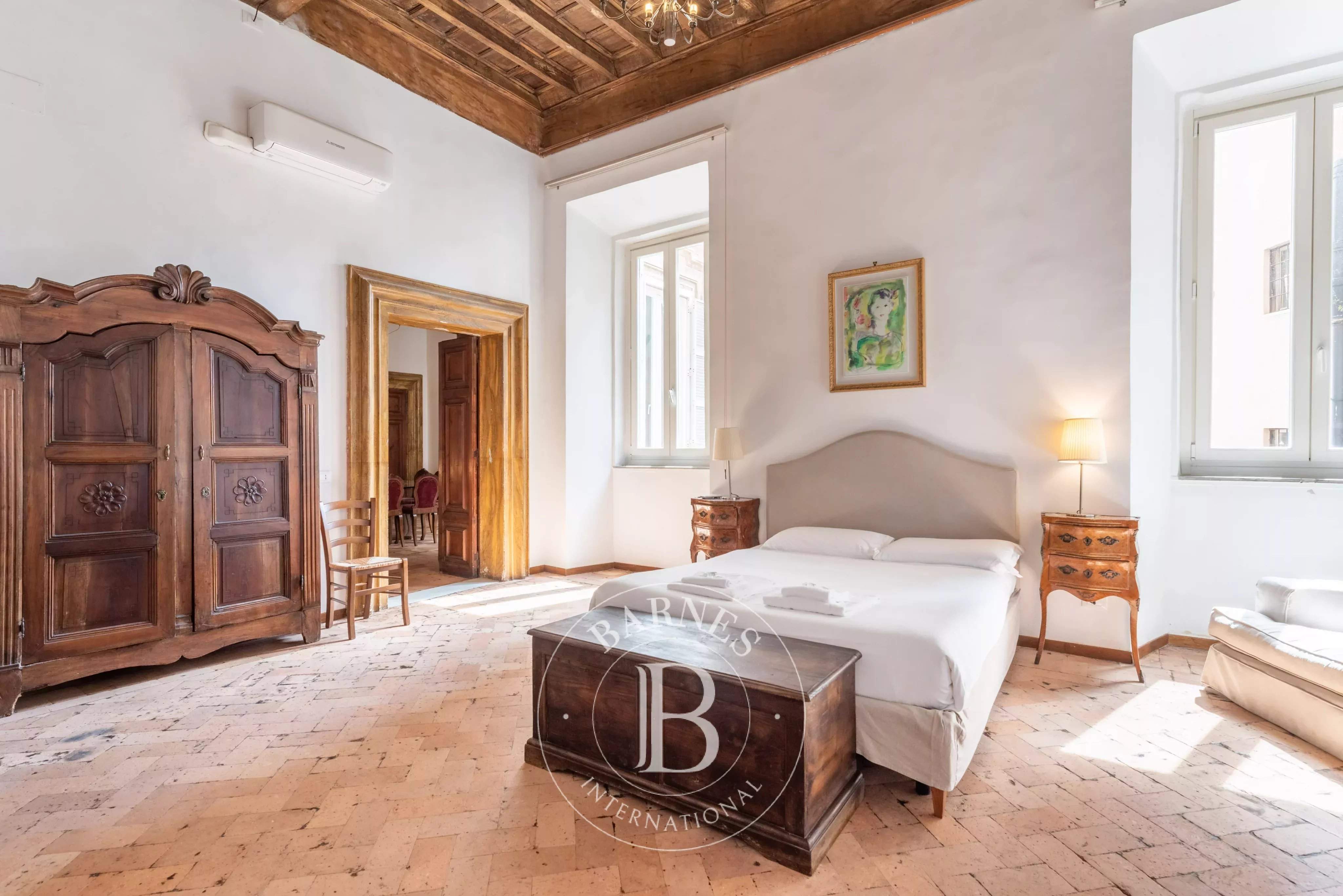 Roma  - Apartment 4 Bedrooms - picture 12