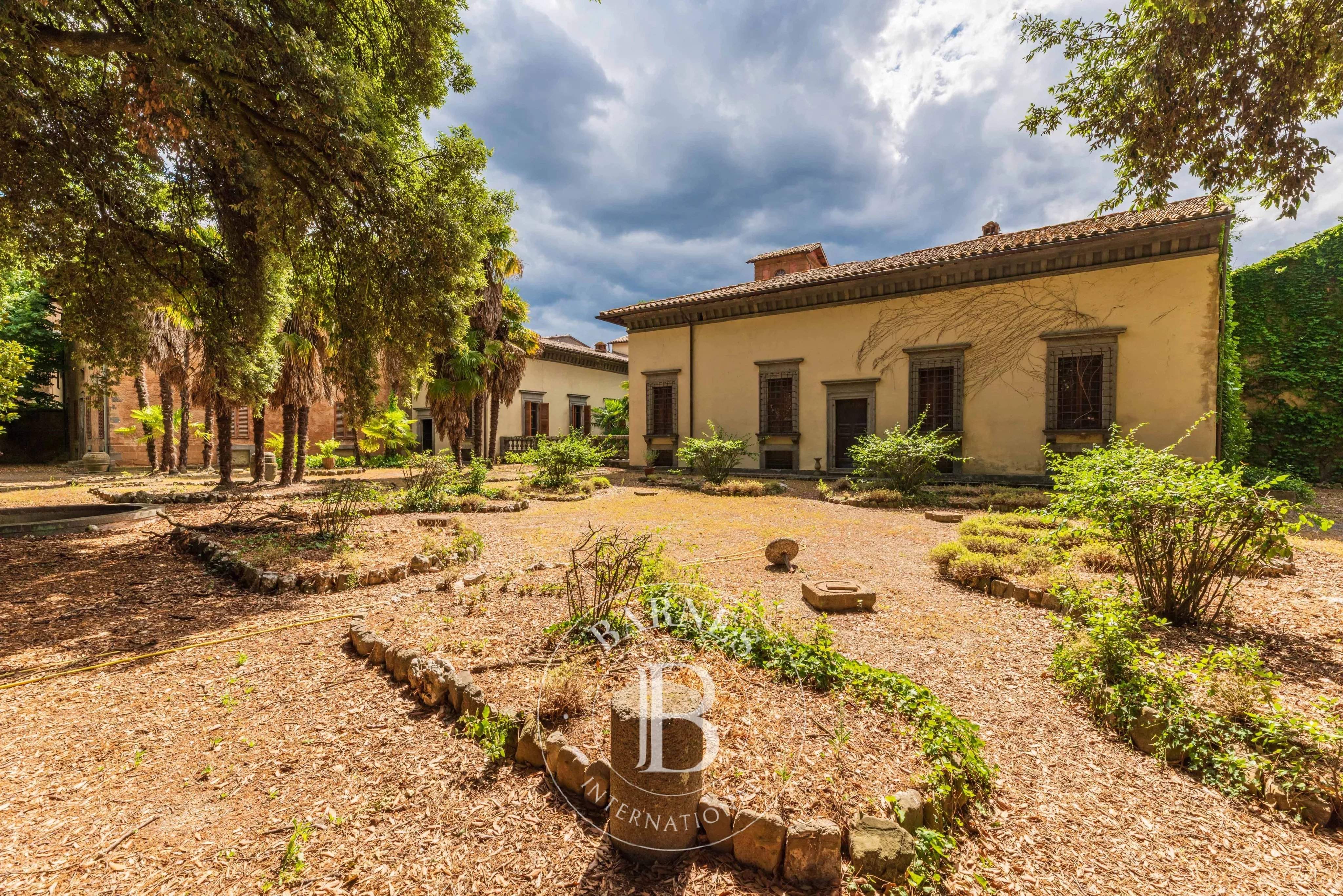 Acquapendente  - Building 8 Bedrooms - picture 15