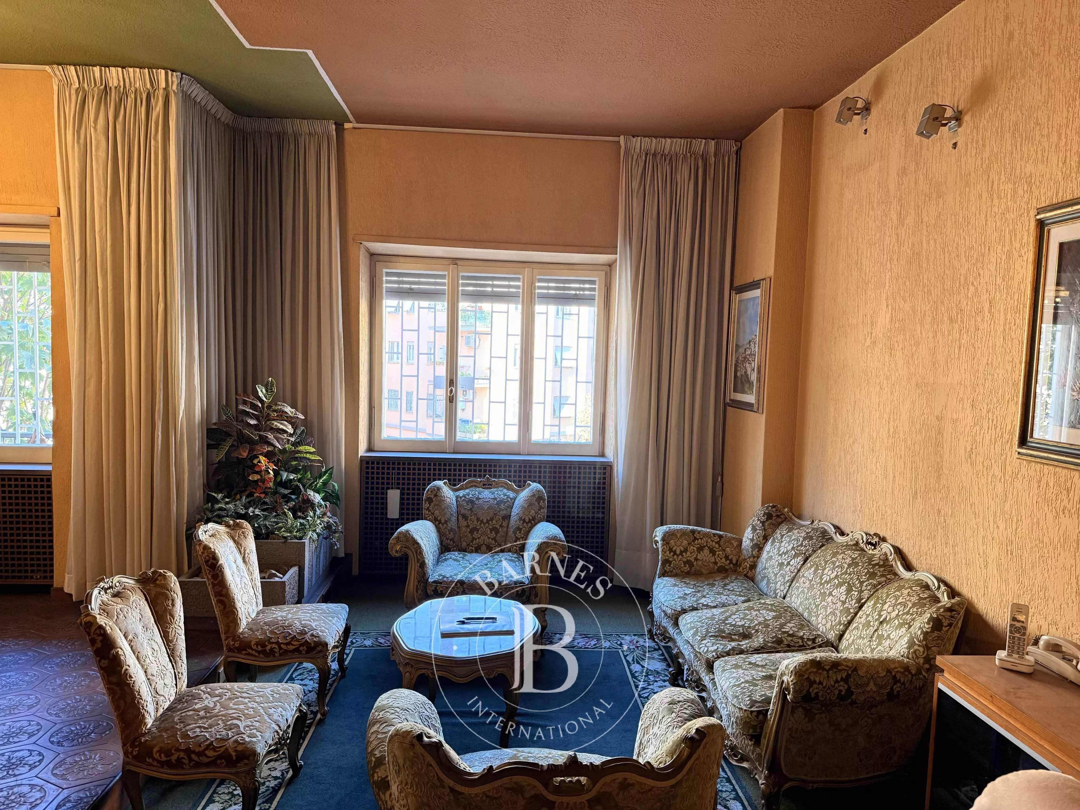 Roma  - Apartment 4 Bedrooms - picture 2