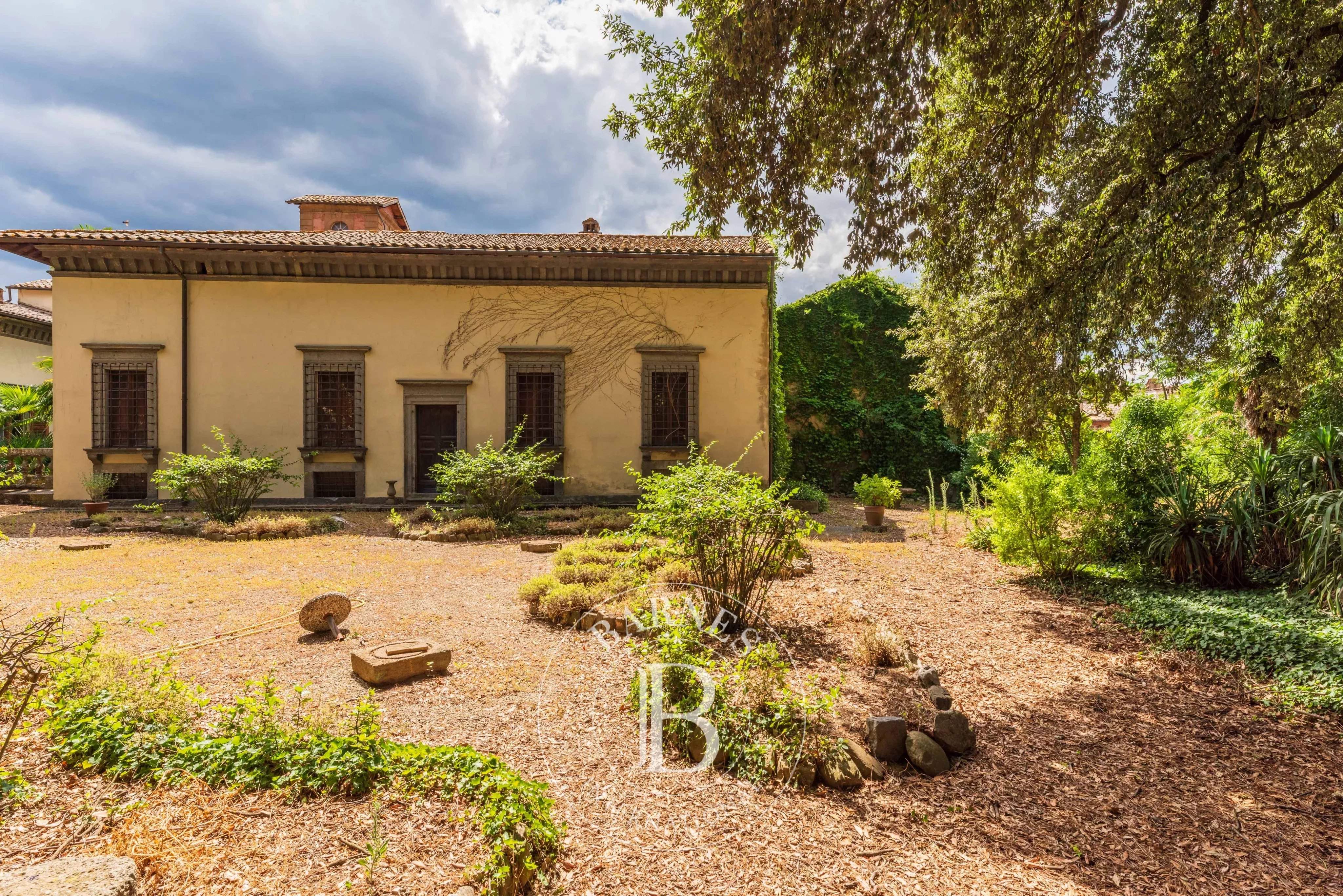 Acquapendente  - Building 8 Bedrooms - picture 14