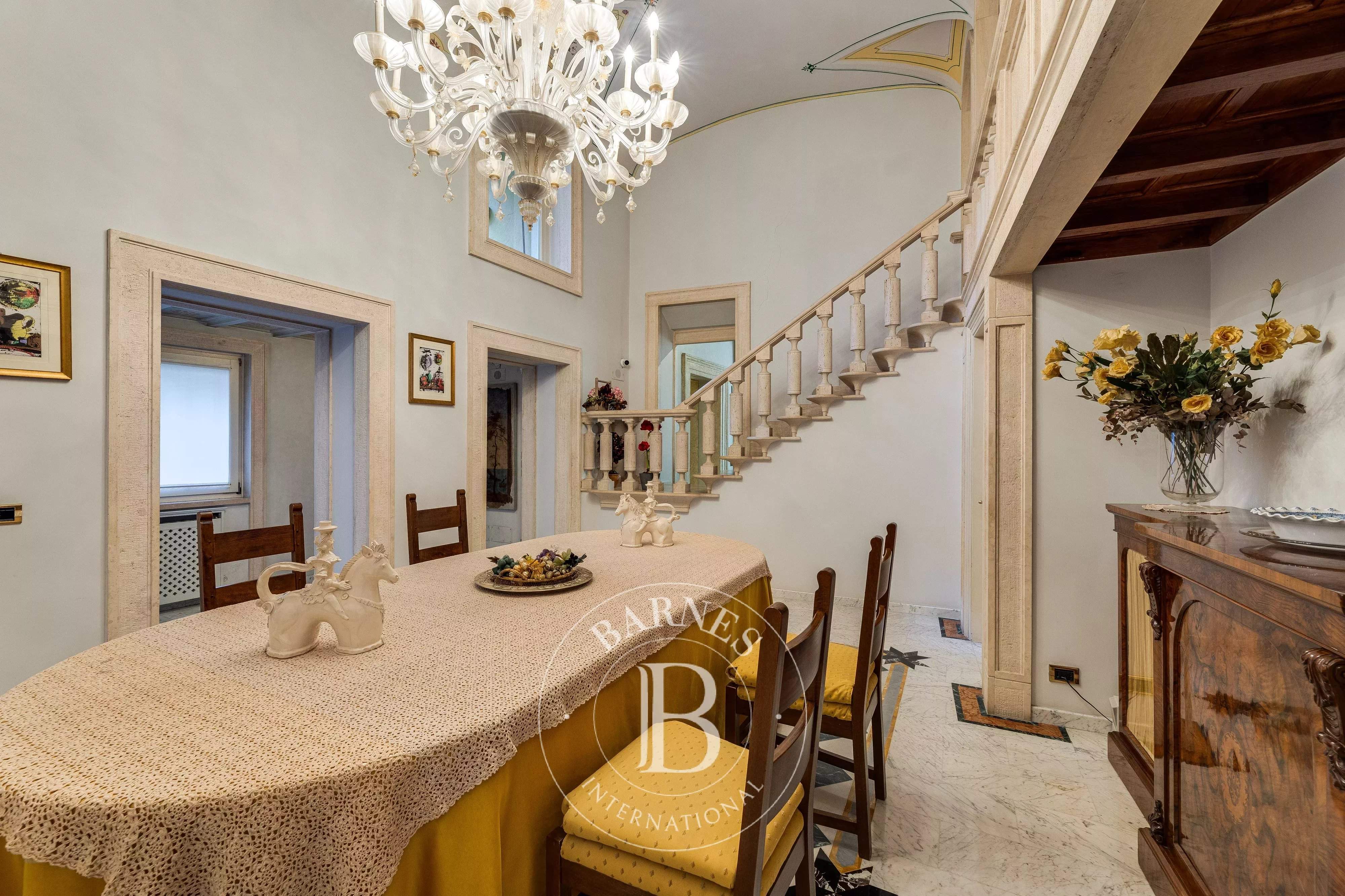 Roma  - Building 5 Bedrooms - picture 17