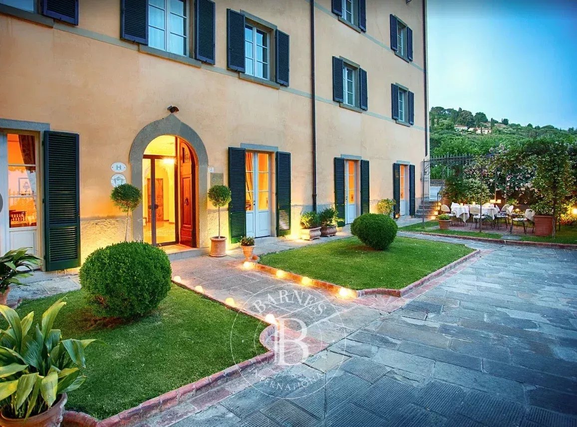 Cortona  - Hotel 25 Bedrooms - picture 1