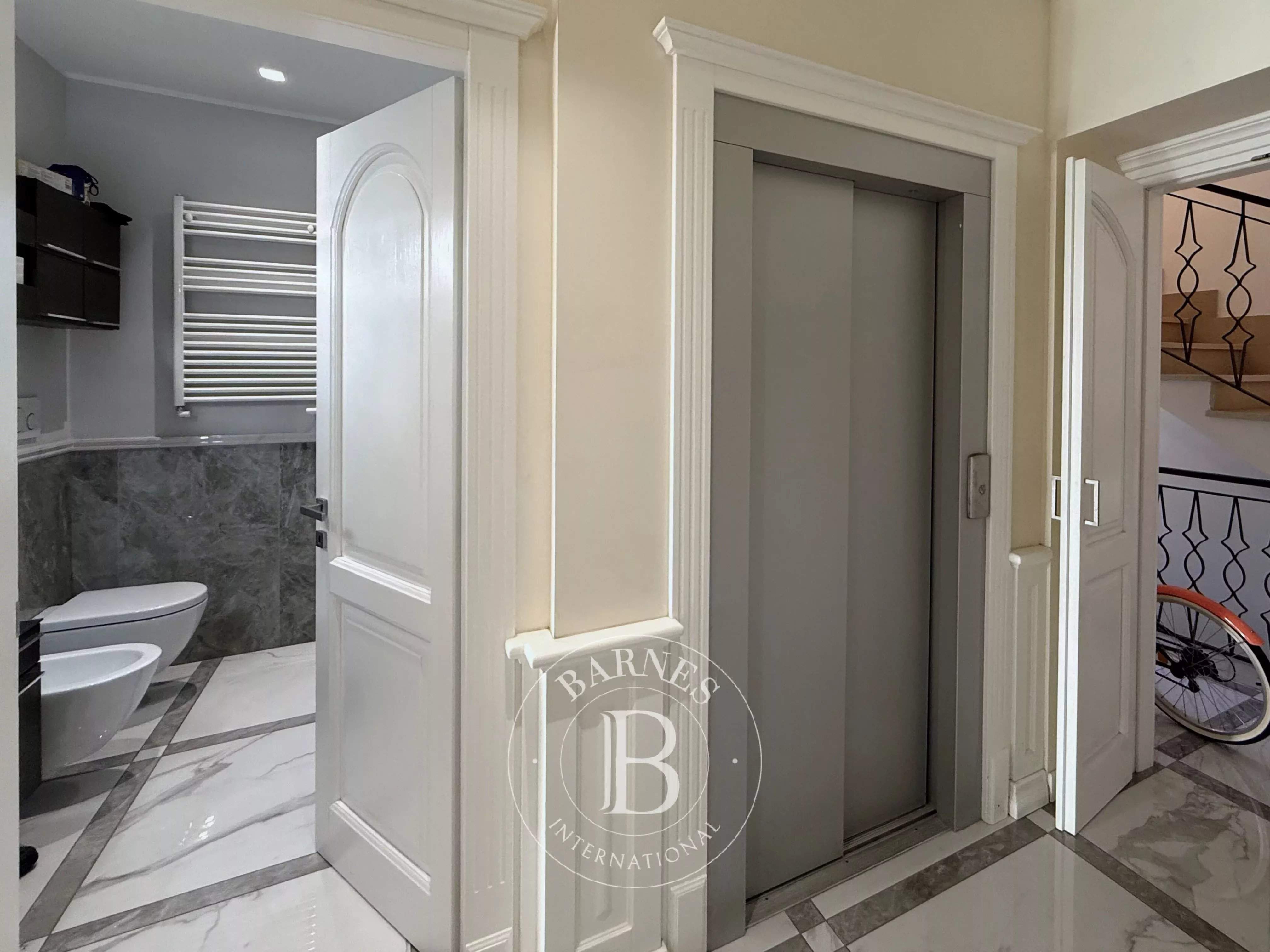 Roma  - Villa 8 Pi&egrave;ces 4 Chambres - picture 12