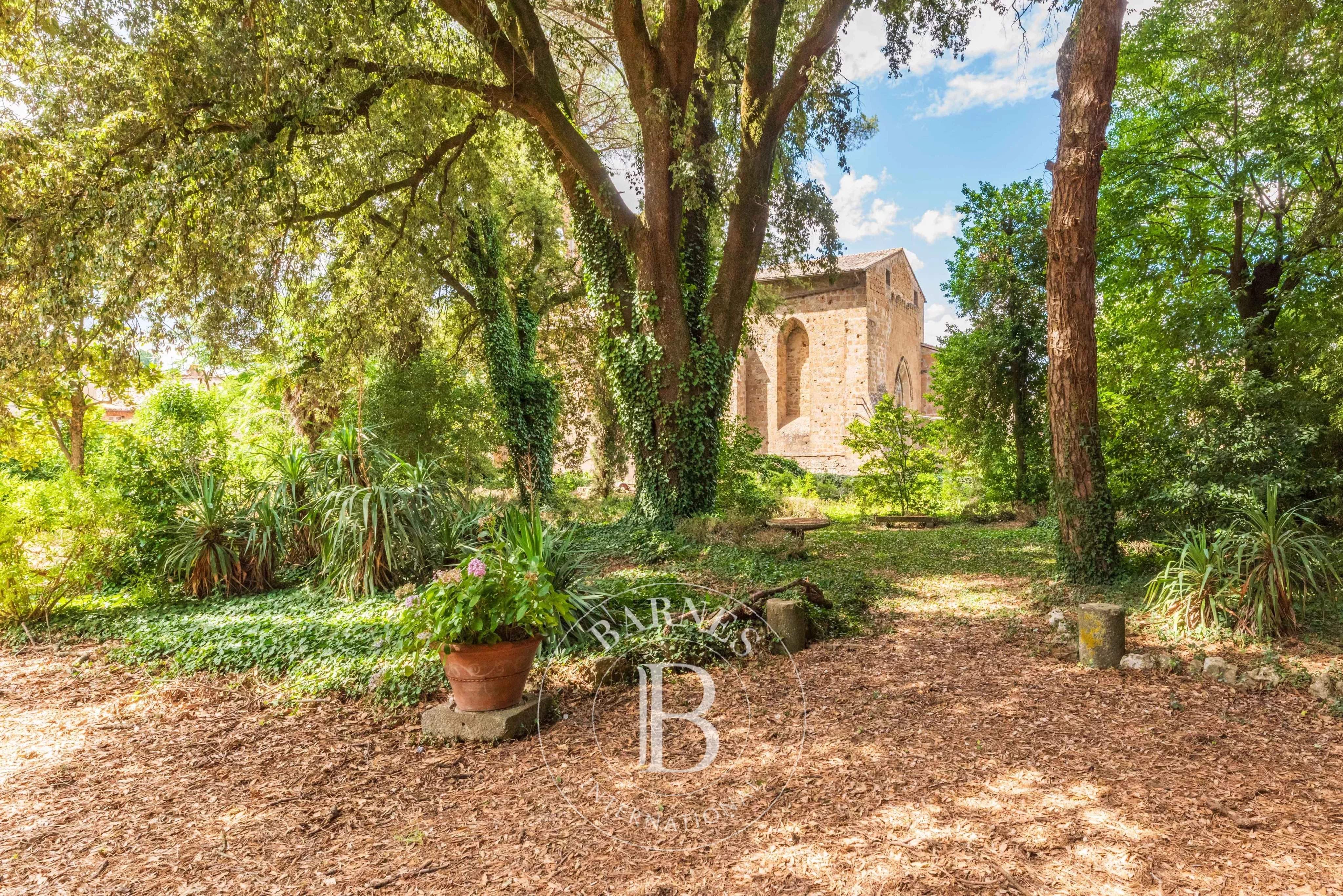 Acquapendente  - Building 8 Bedrooms - picture 13