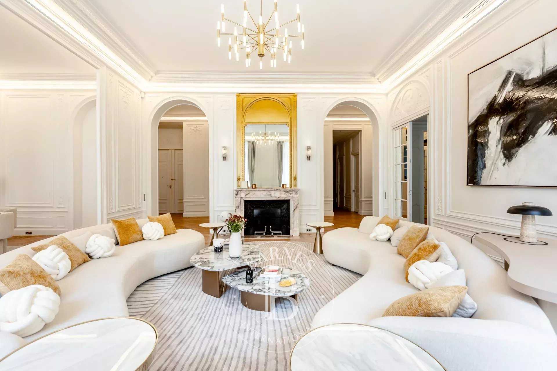 Paris  - Appartement  5 Chambres