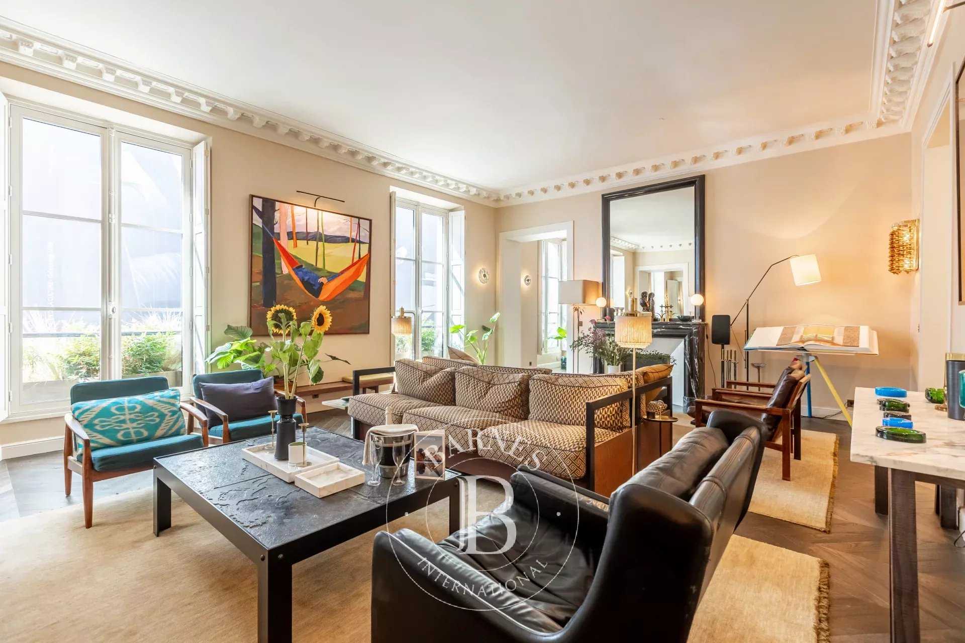 Paris  - Apartment 3 Bedrooms