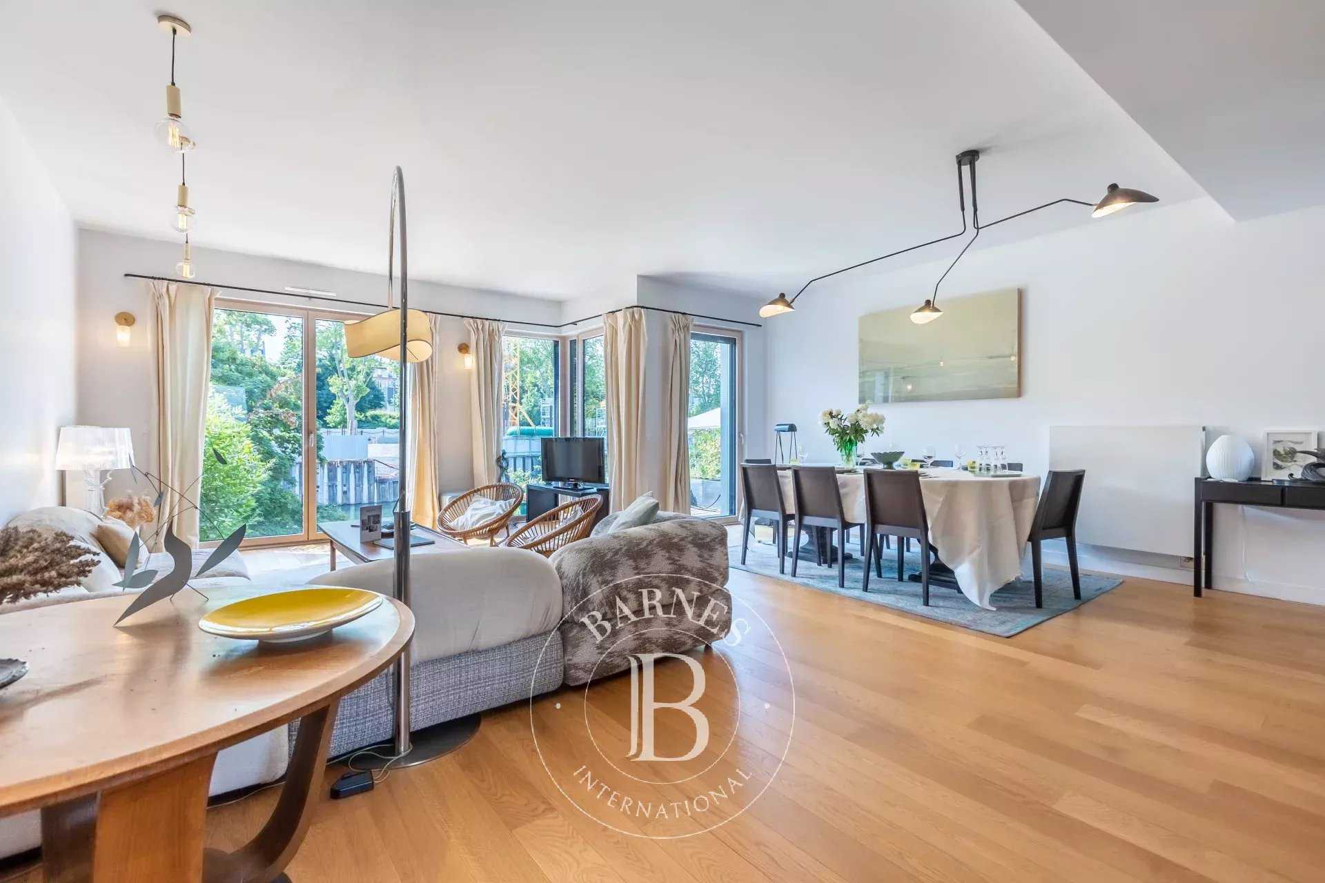 Issy-les-Moulineaux  - Duplex  2 Chambres