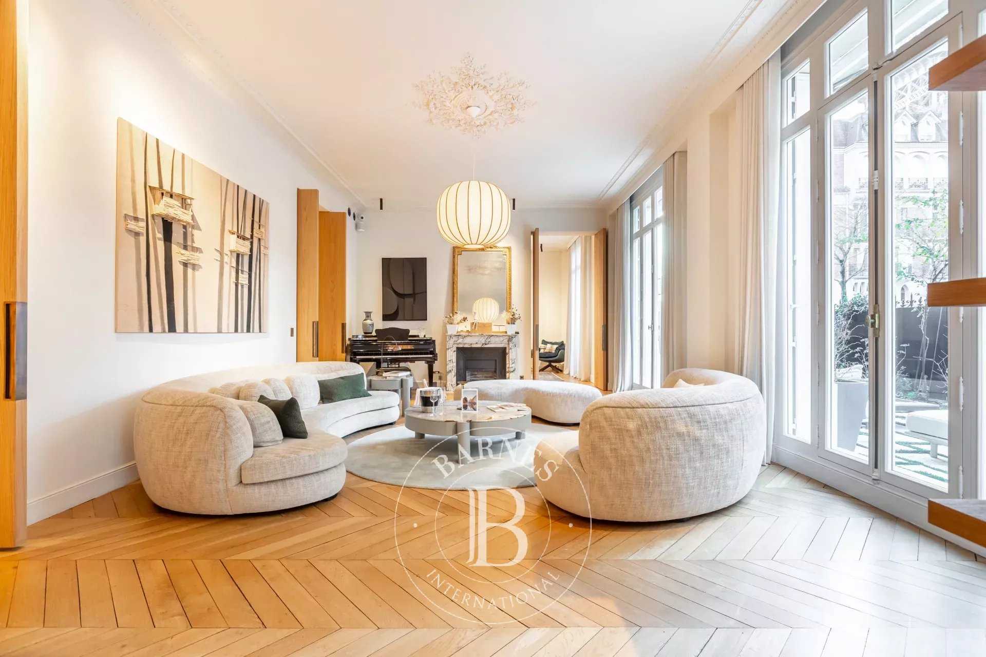 Paris  - Duplex  5 Chambres