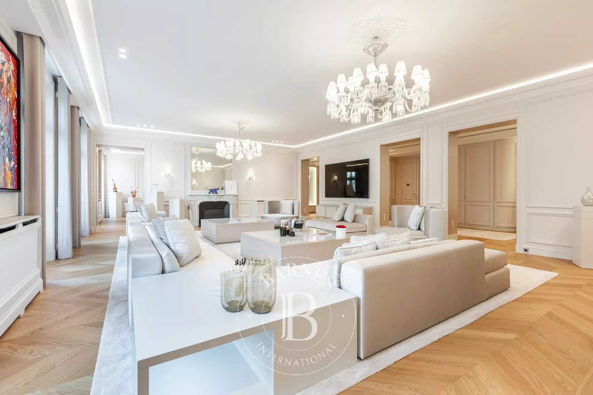 Paris  - Appartement  5 Chambres