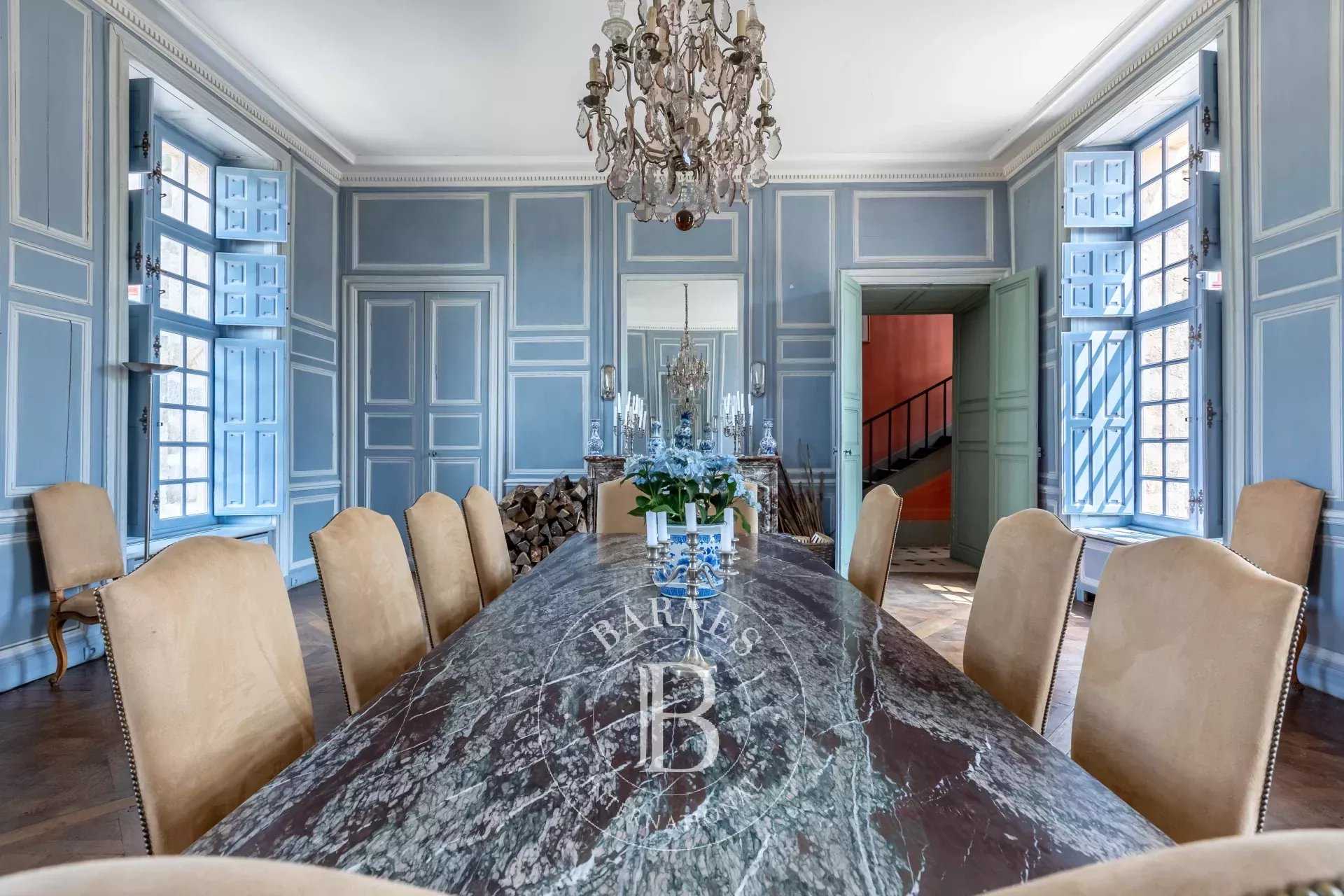 Bouray-sur-Juine  - Château  18 Chambres