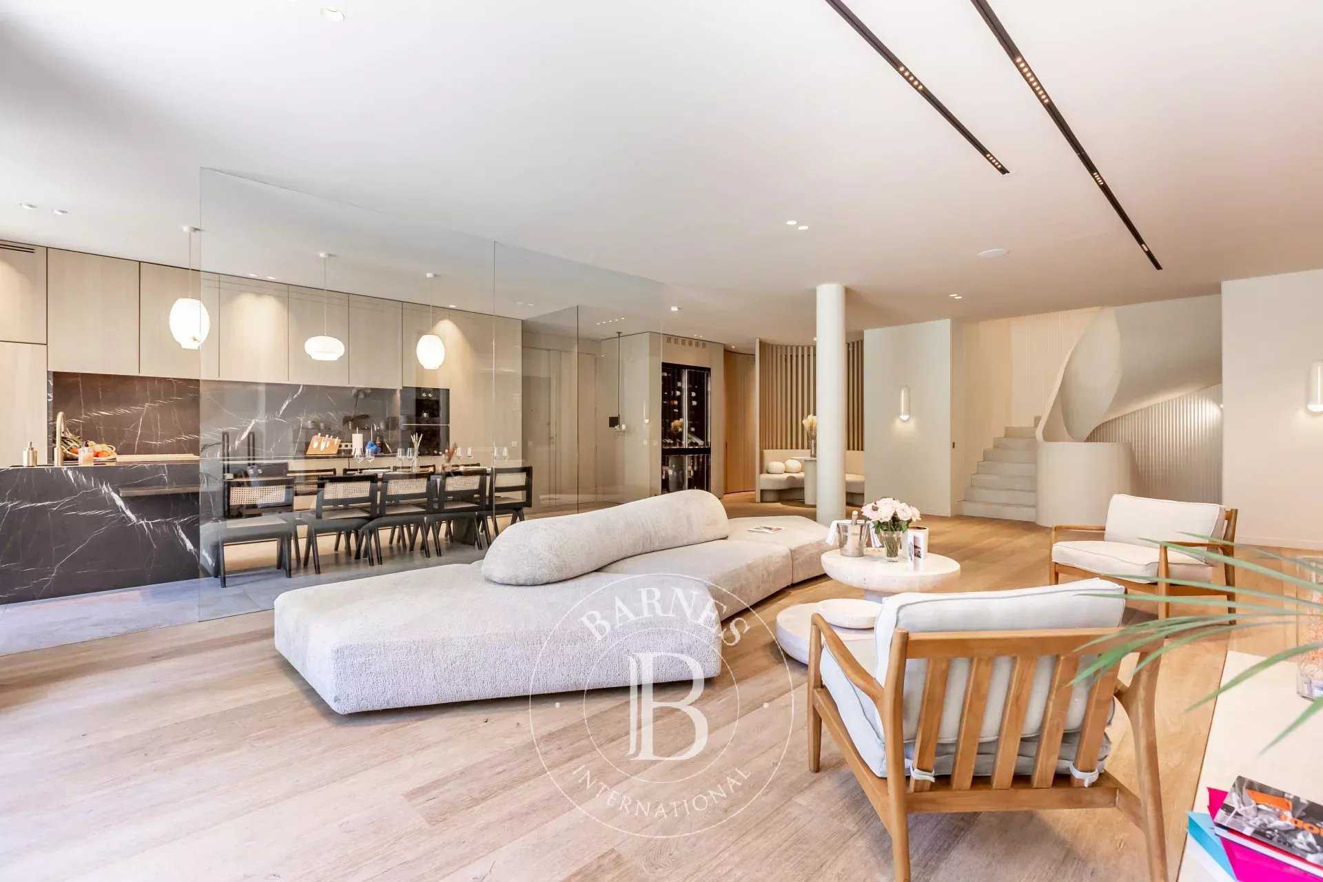 Paris  - Triplex  6 Chambres