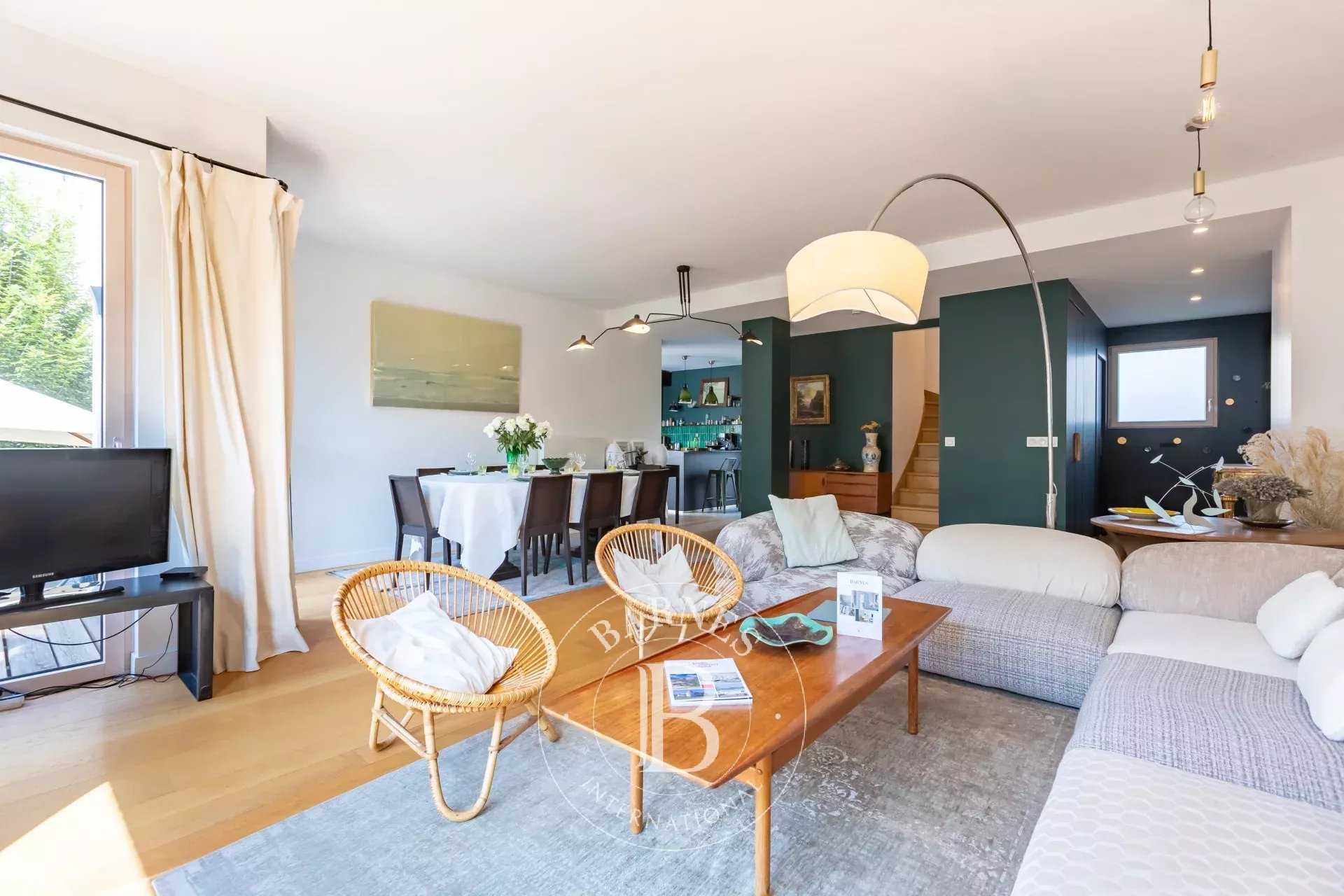 Issy-les-Moulineaux  - Duplex  2 Chambres