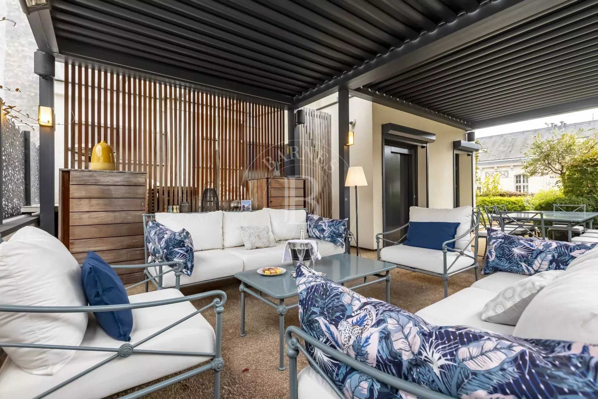 Paris  - Hôtel particulier  5 Chambres